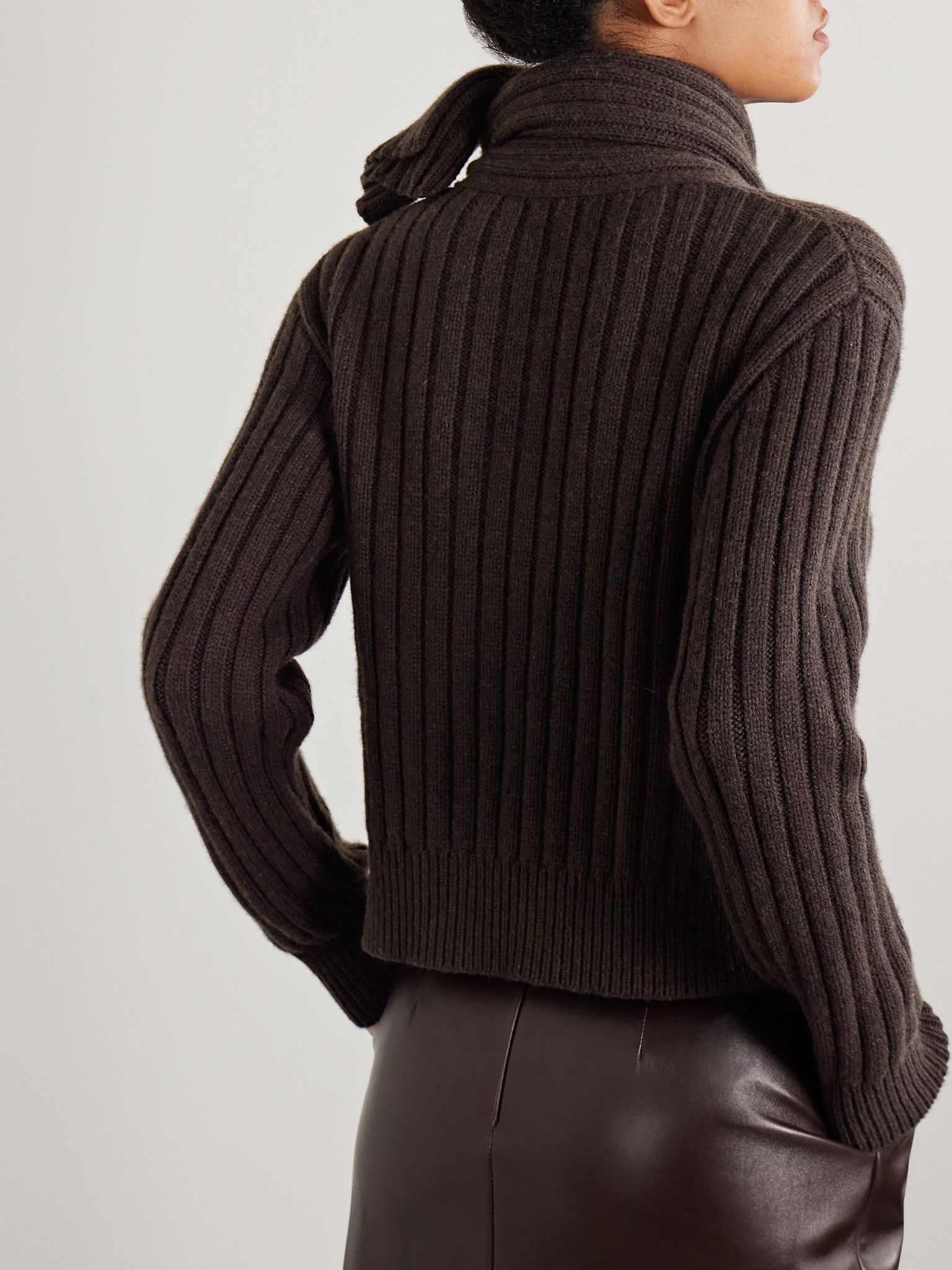 The Ryan scarf-detailed ribbed recycled-cashmere sweater Chocolate - 4