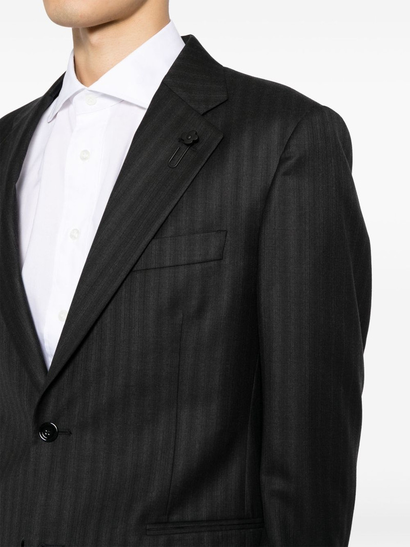 Feeling suit 5