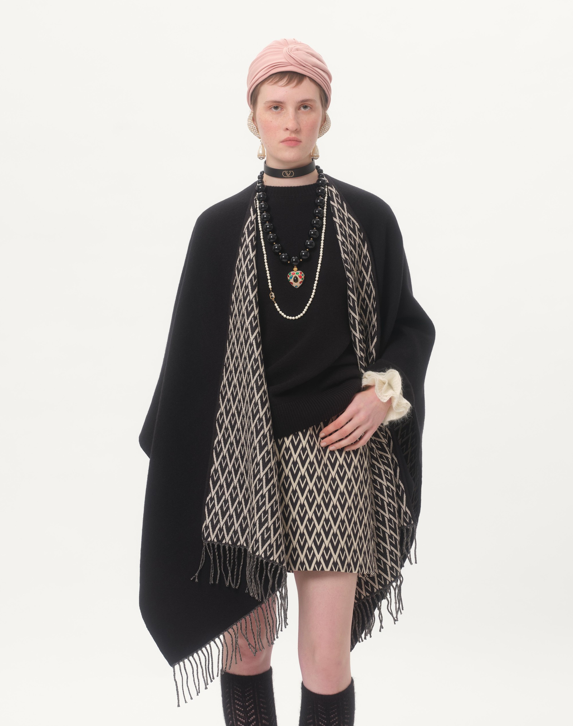 TOUTE LA V PONCHO IN WOOL, SILK AND CASHMERE - 3