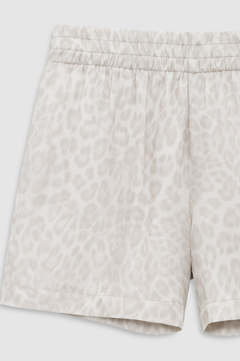 Kam Short - Washed White Leopard 4