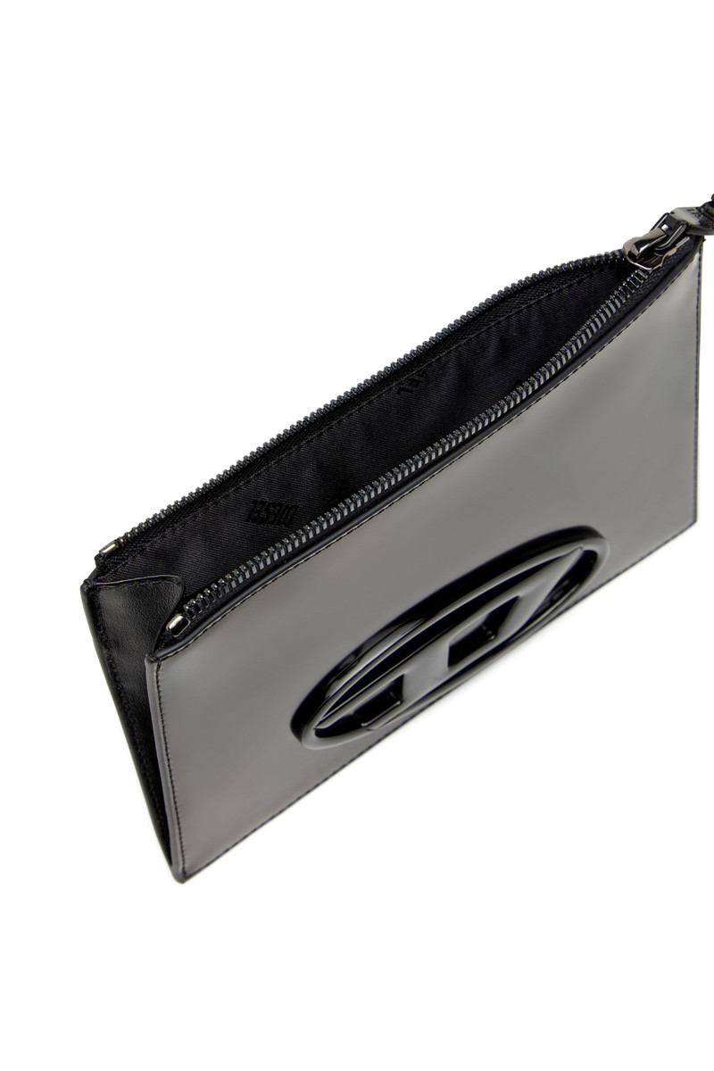 Diesel 1DR POUCH III outlook