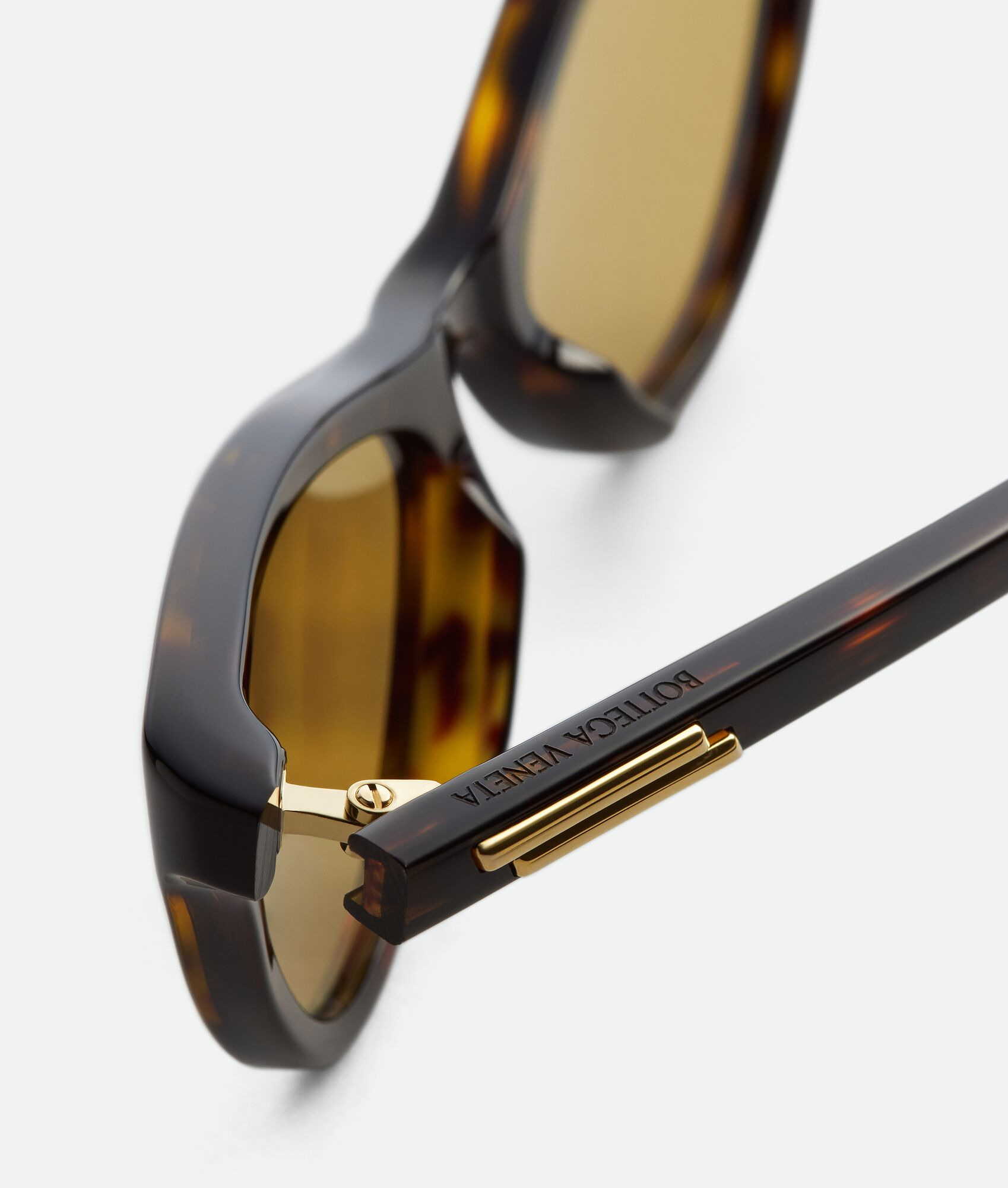 Classic Cat Eye Sunglasses - 3