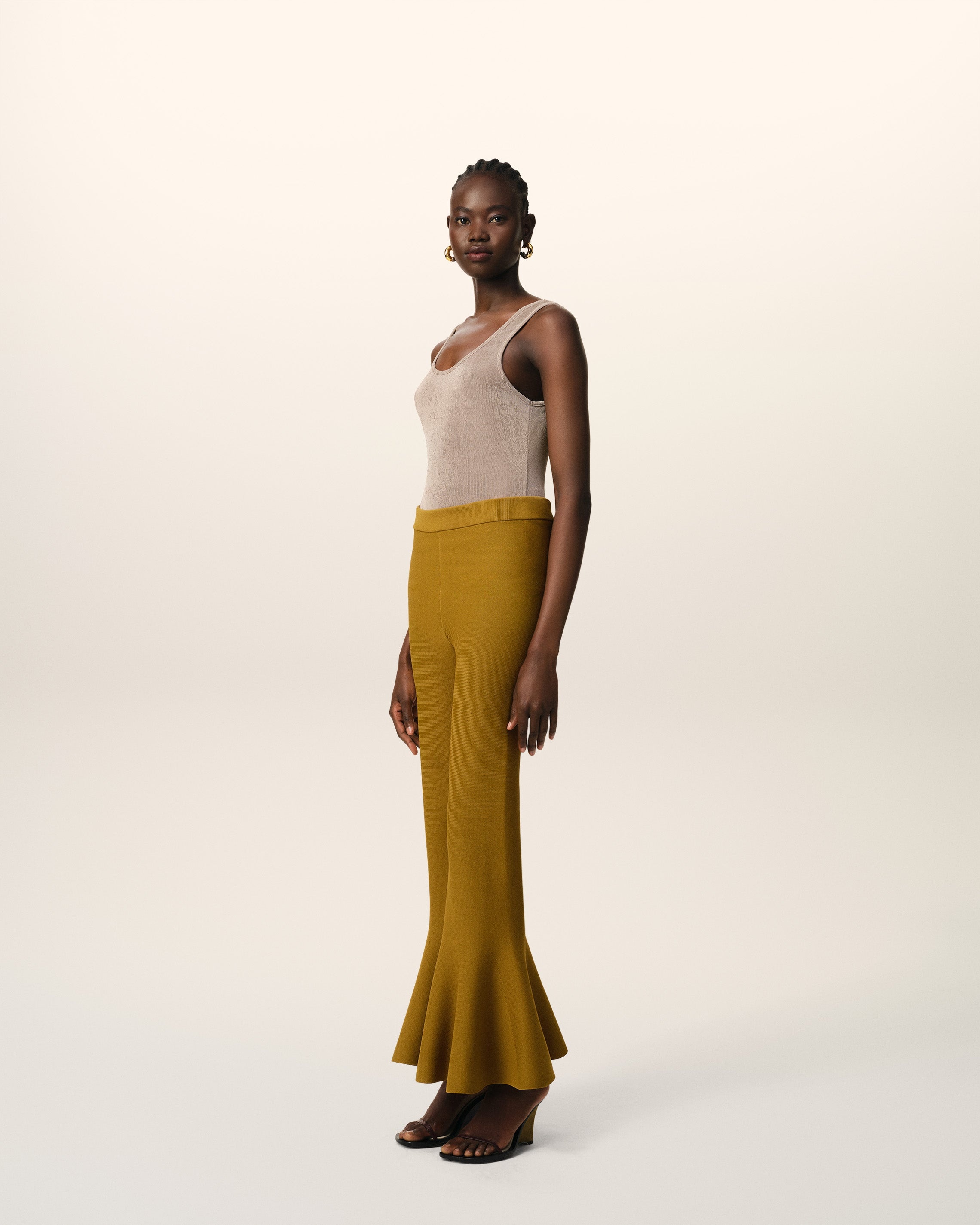 MUSTARD GODET SHORT TROUSERS - 6