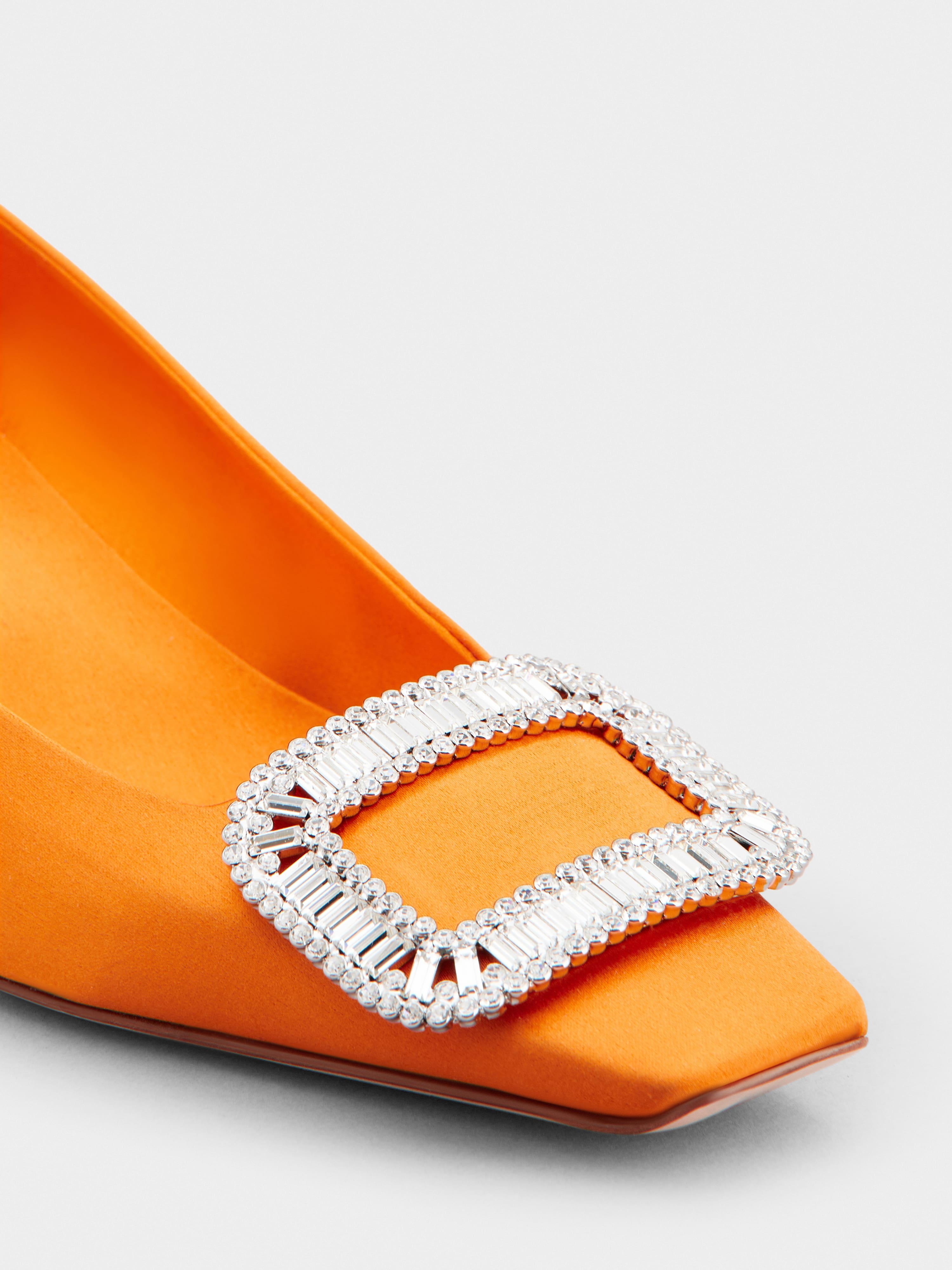 Belle Vivier Pumps in satin - 3