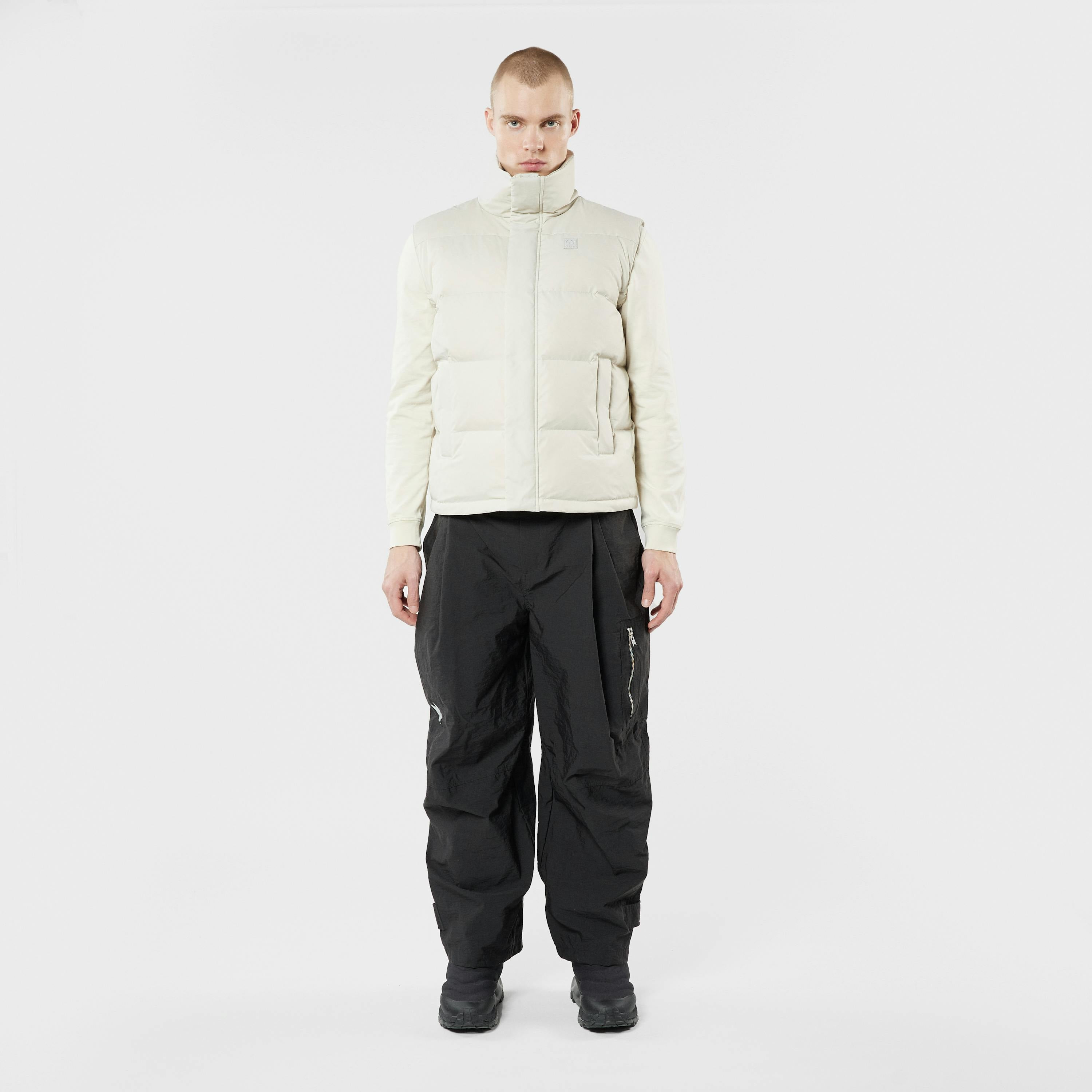 Dyngja Down Vest PFAS-Free (Unisex) - 7