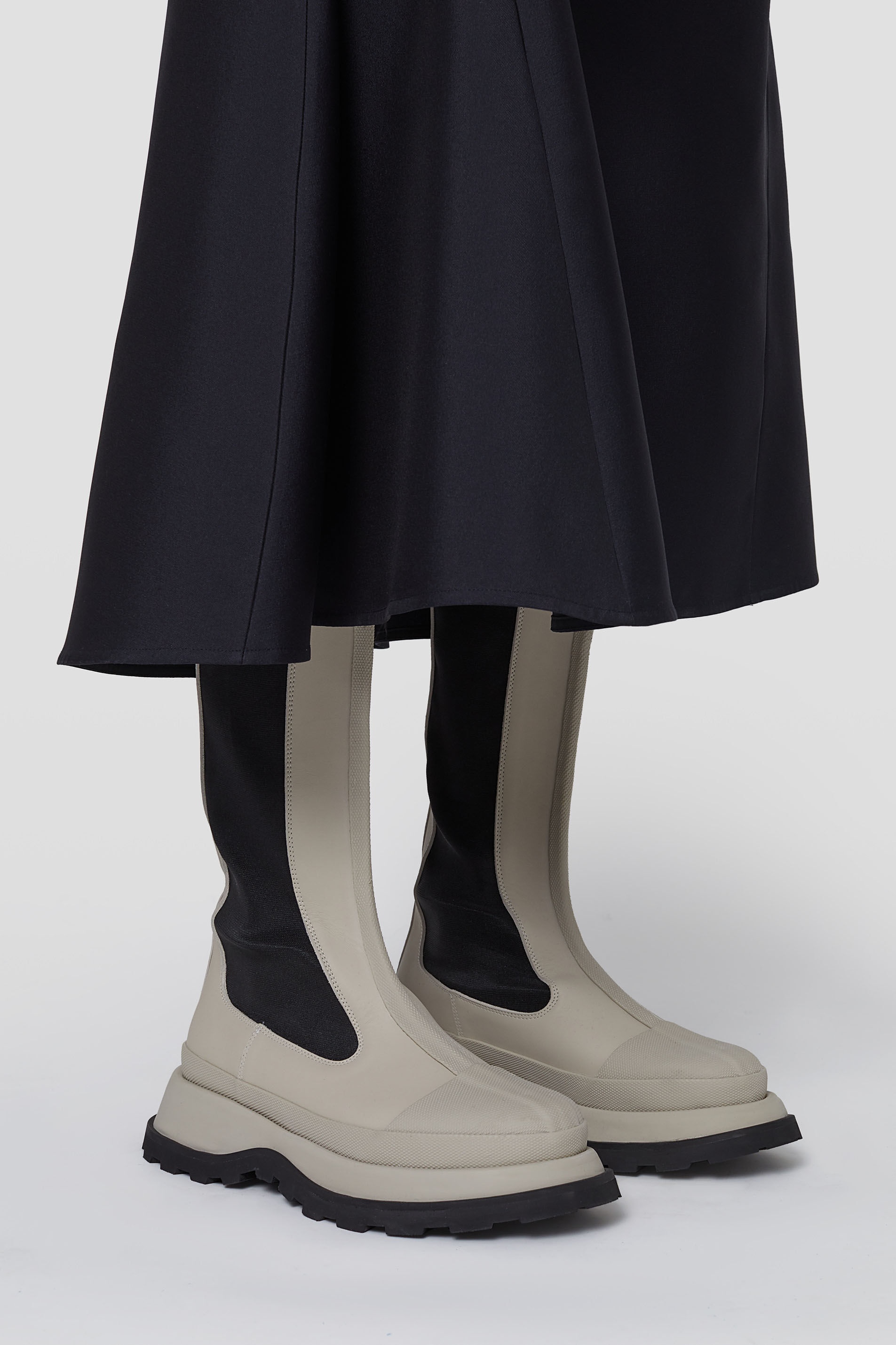 Knee Chelsea Boots - 7