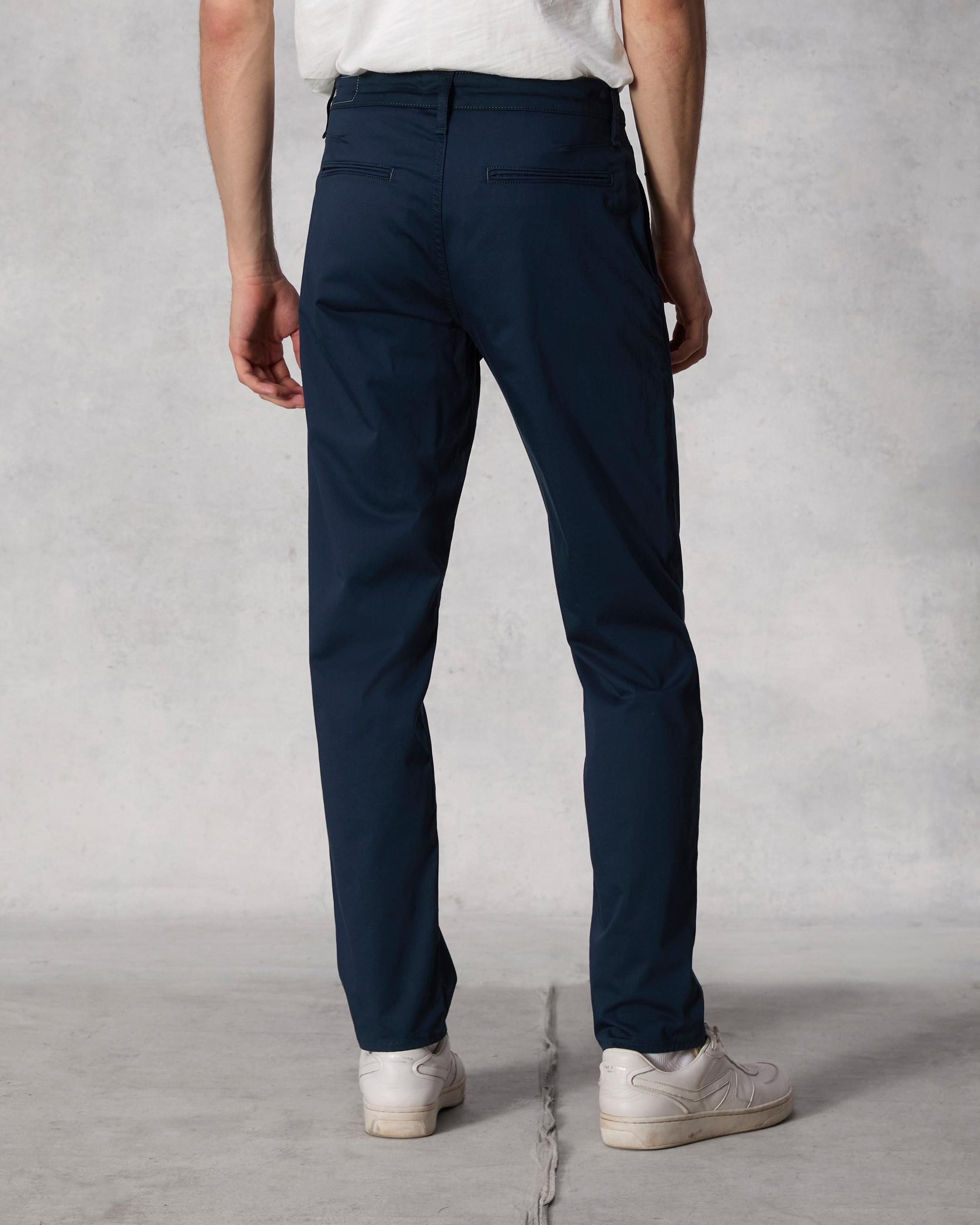 Standard Cotton Chino
Classic Fit - 4