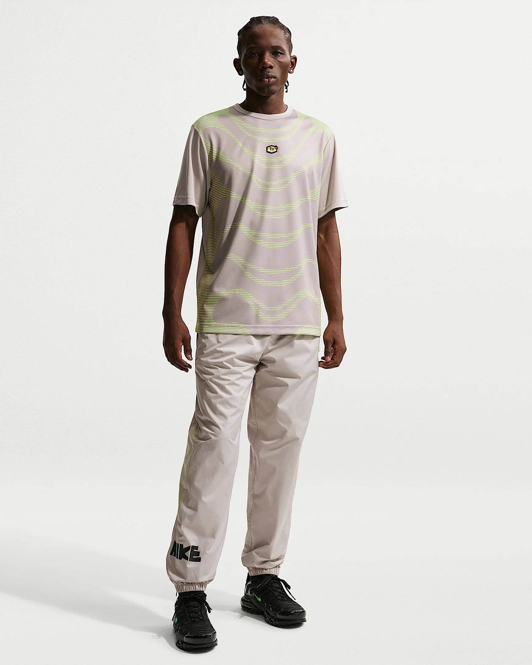 Nike Windrunner Men's Woven Graphic Pants - 1