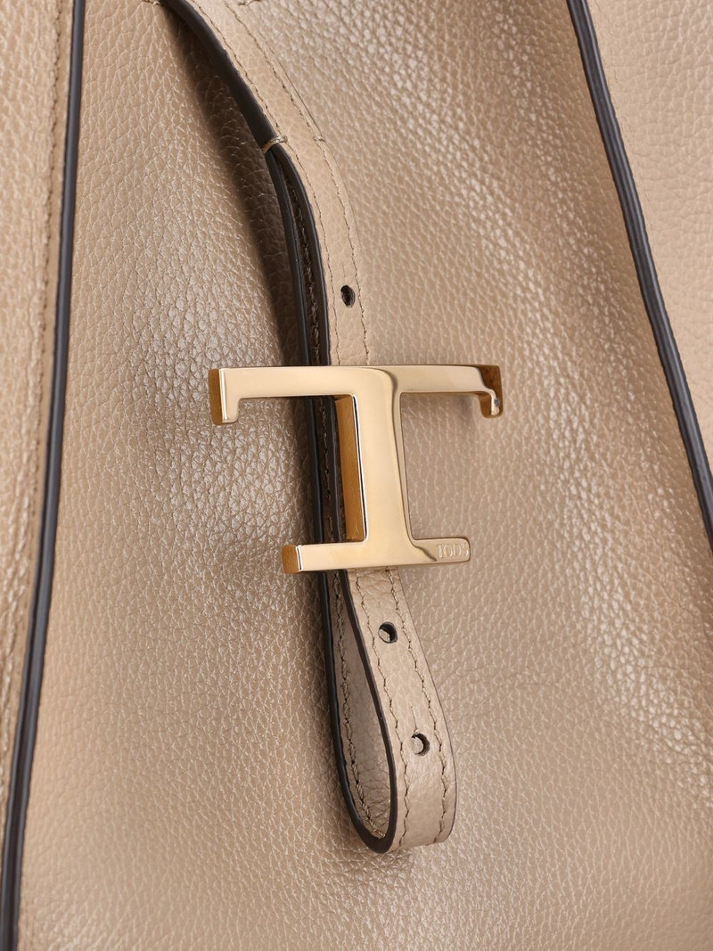 medium T-buckle tote bag 4