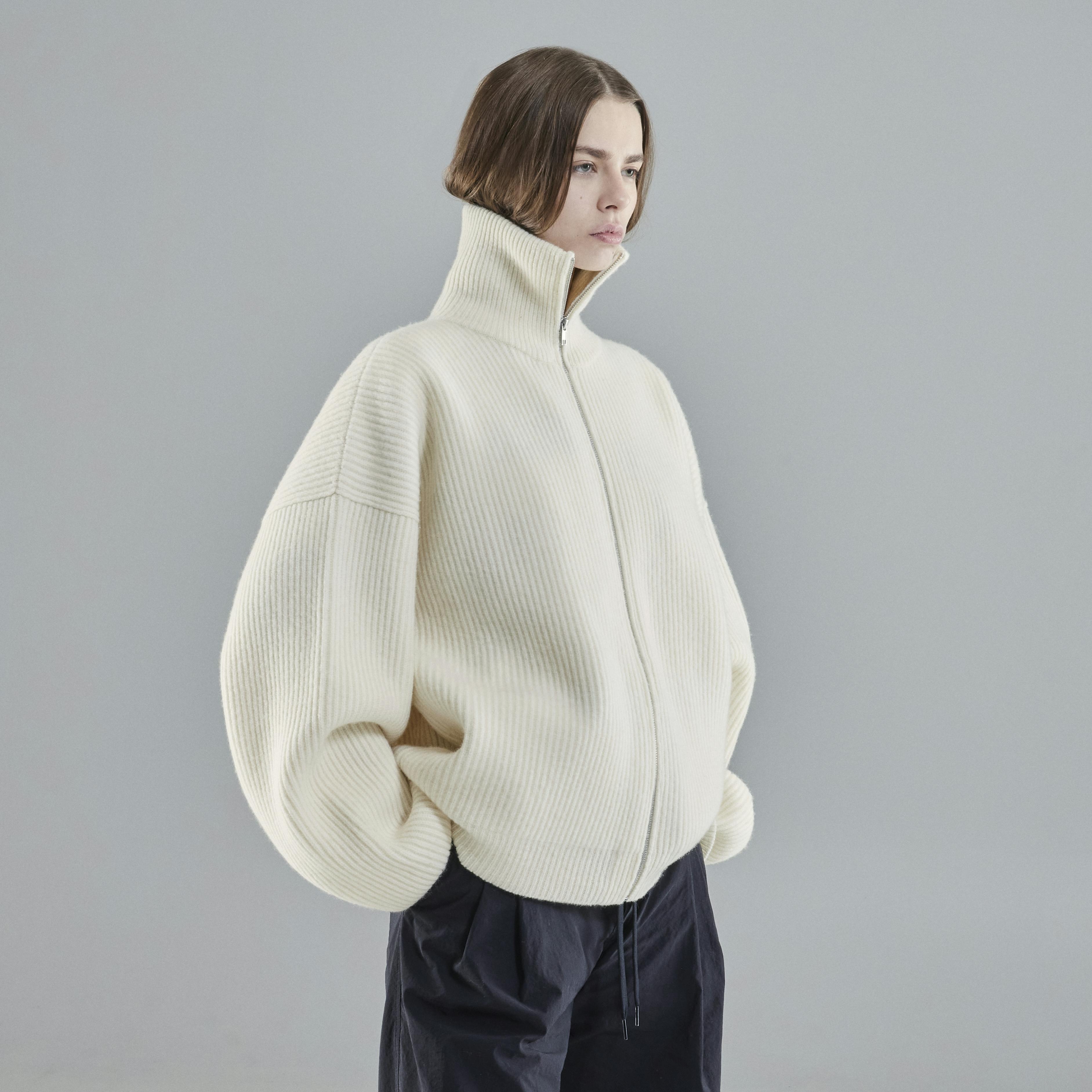 Vonarstræti Zipped Wool Sweater (Unisex) - 4