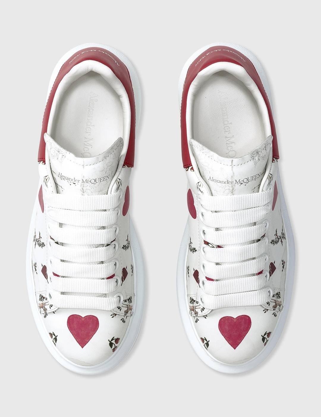 Oversized Sneakers With Heart Print - 4