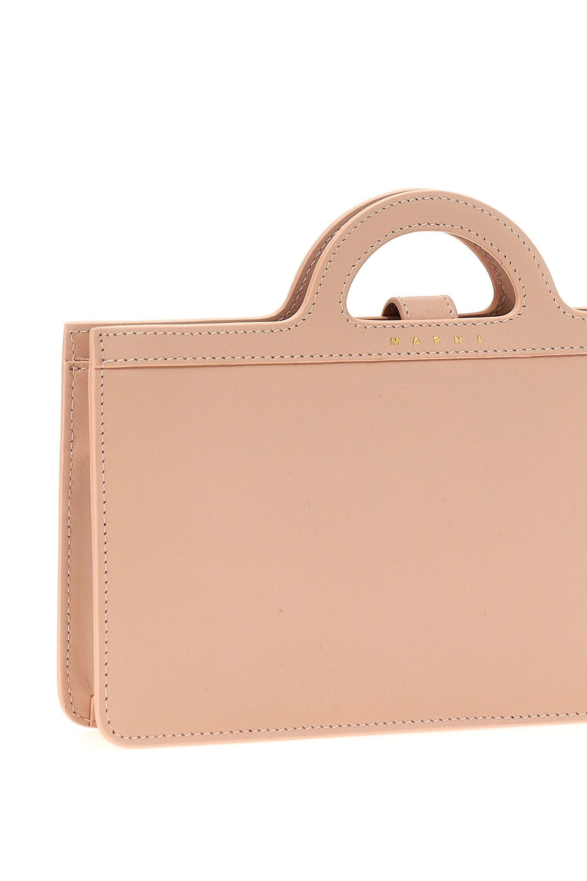 'Tropicalia' wallet on chain - 4