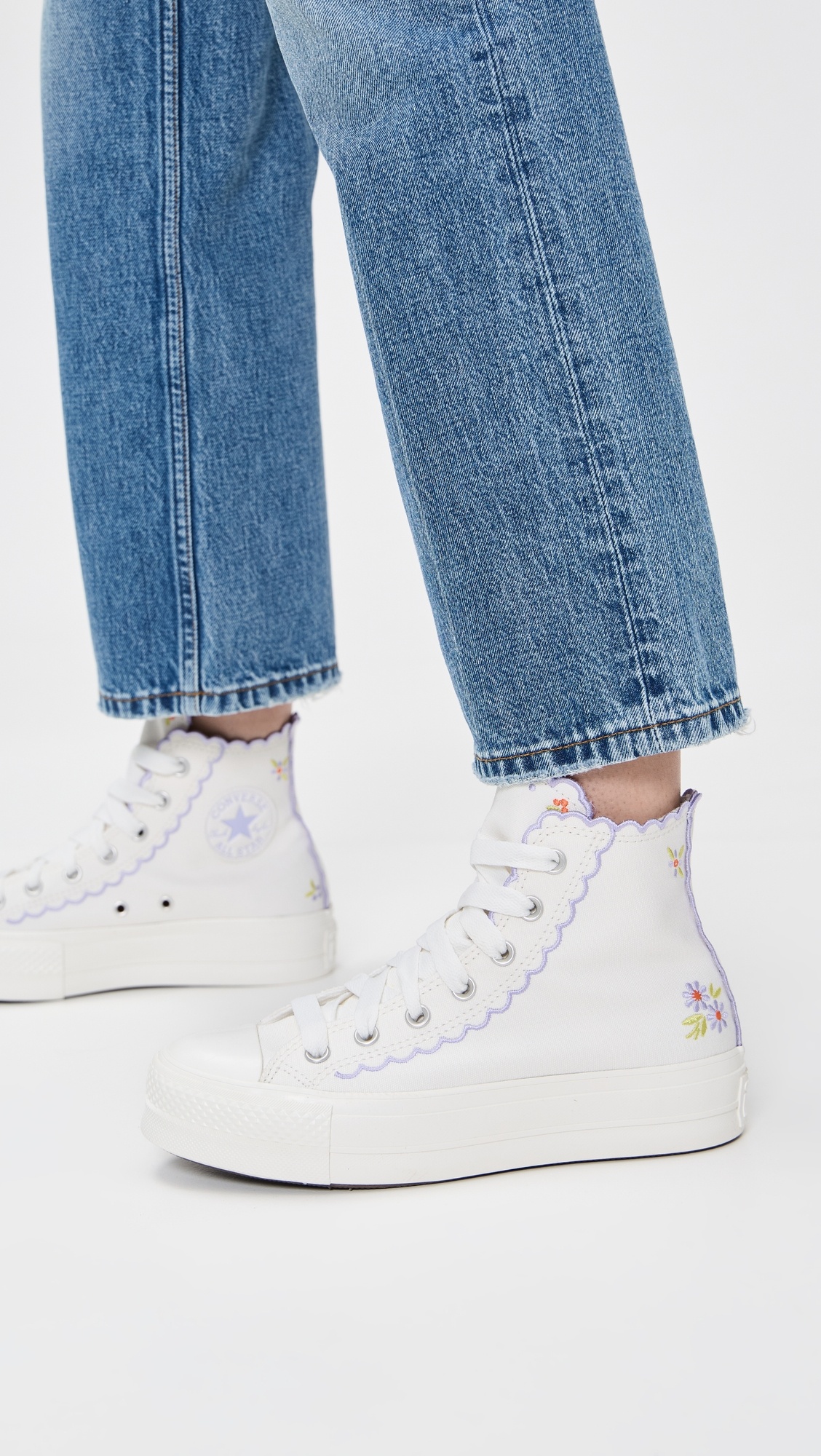 Chuck Taylor All Star Lift Platform Embroidered Flowers Sneakers - 2