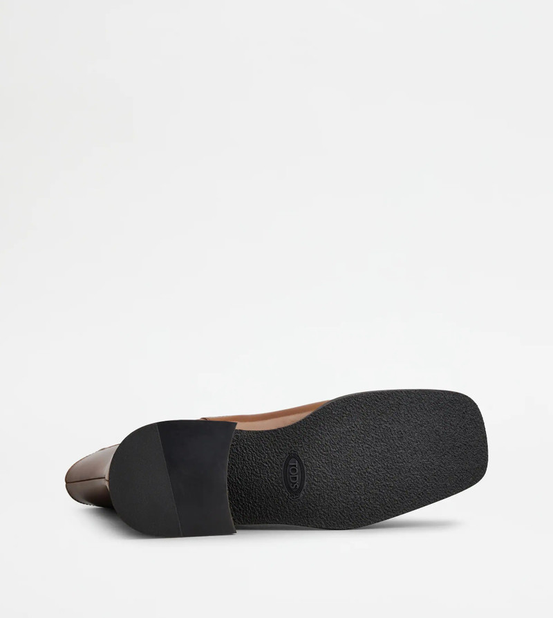 TOD'S CHELSEA BOOTS IN LEATHER - BROWN 6