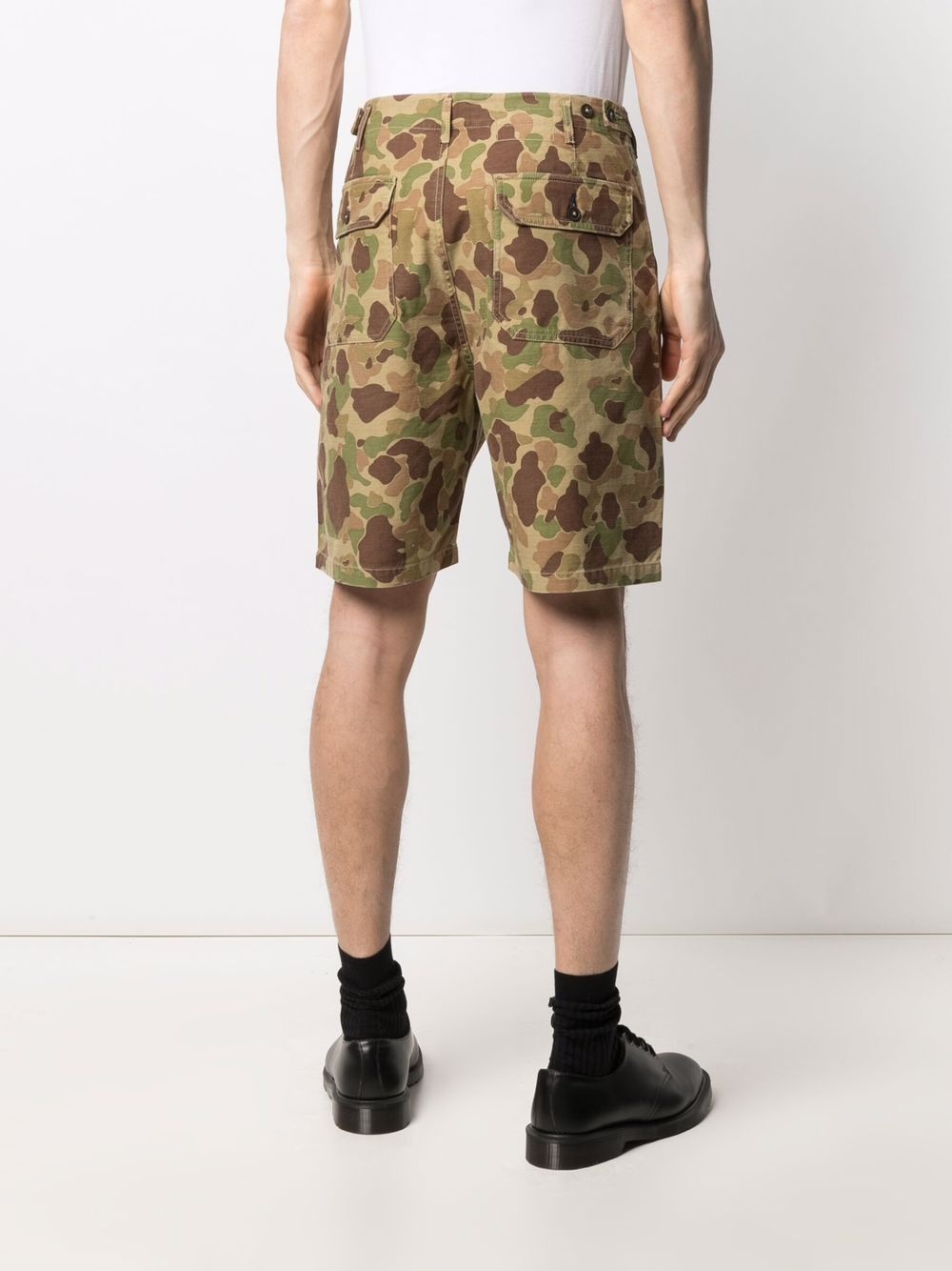 camouflage print knee-length shorts - 4