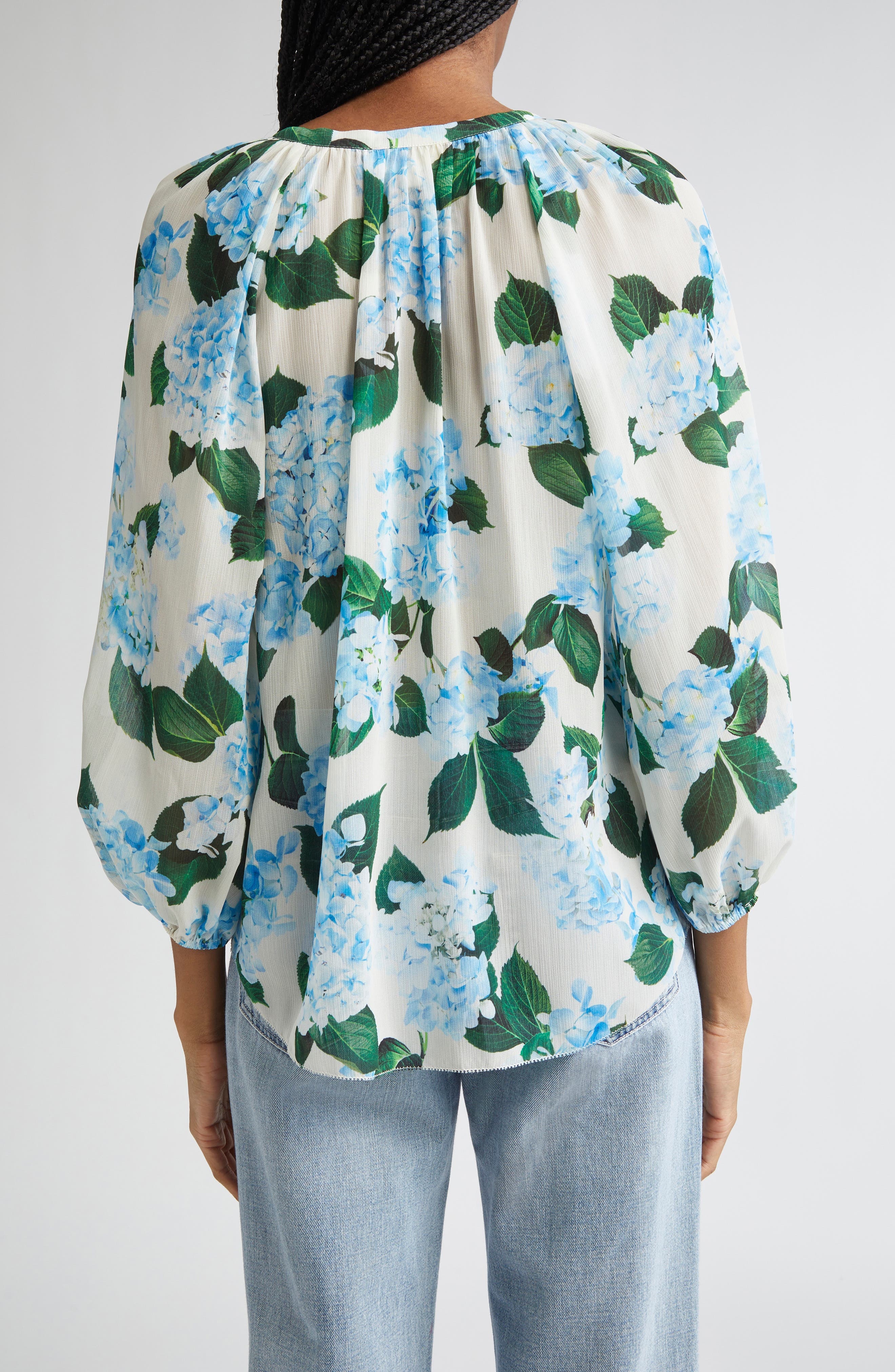 L'AGENCE Teagan Floral Puff Sleeve Top in Ivory/Light Blue Hydrangea at Nordstrom - 3