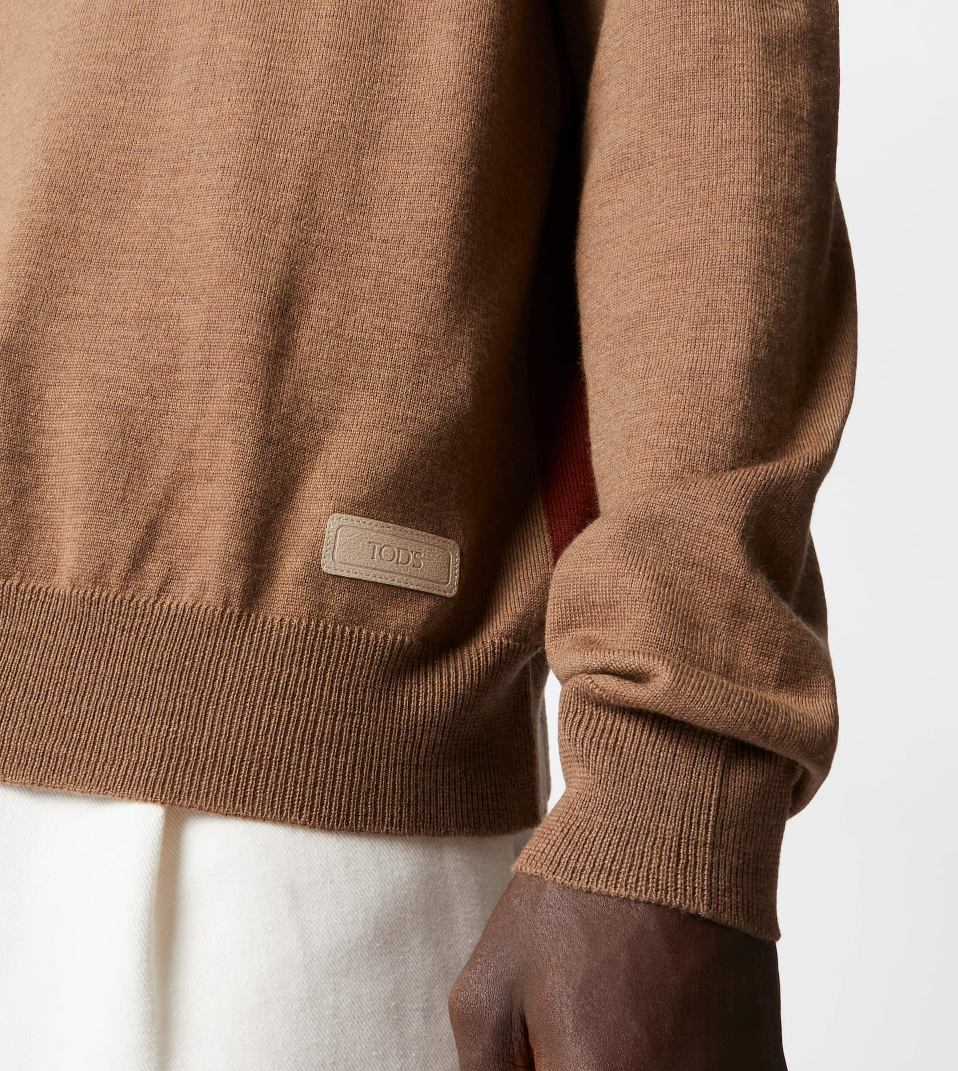 ROUND NECK JUMPER IN WOOL - BROWN, RED - 4