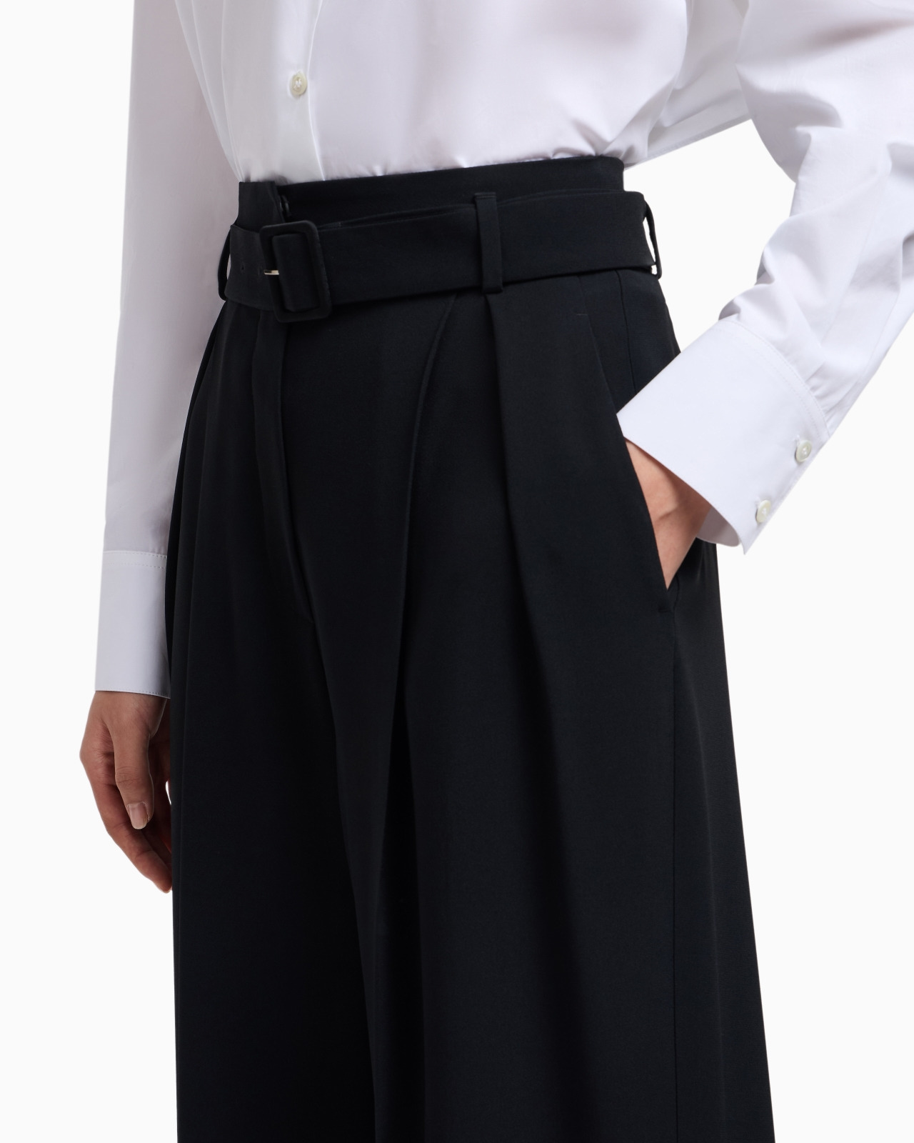 ENVERS SATIN TROUSERS WITH PLEATS AND BELT - 5