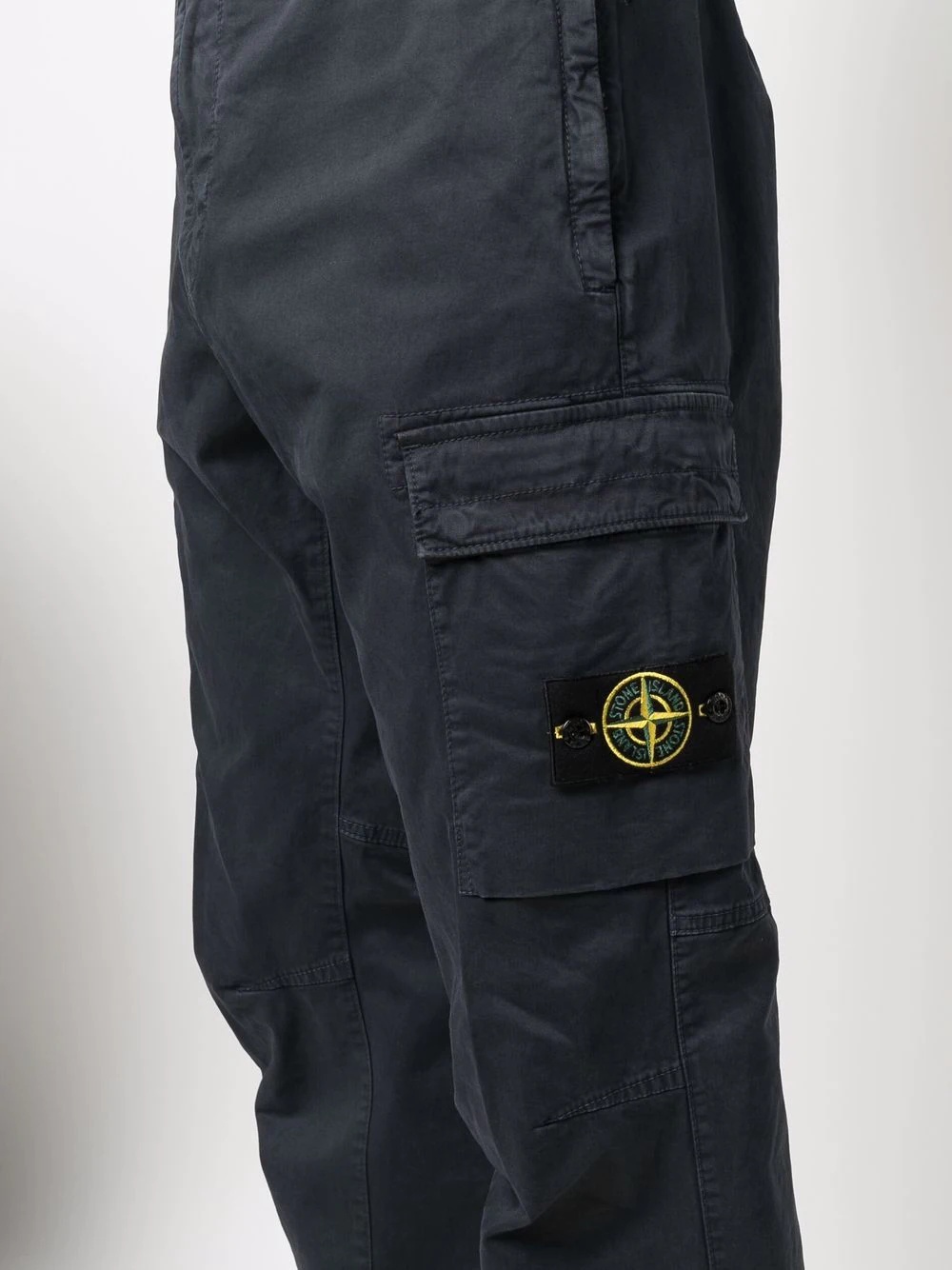 Compass badge cargo trousers - 5