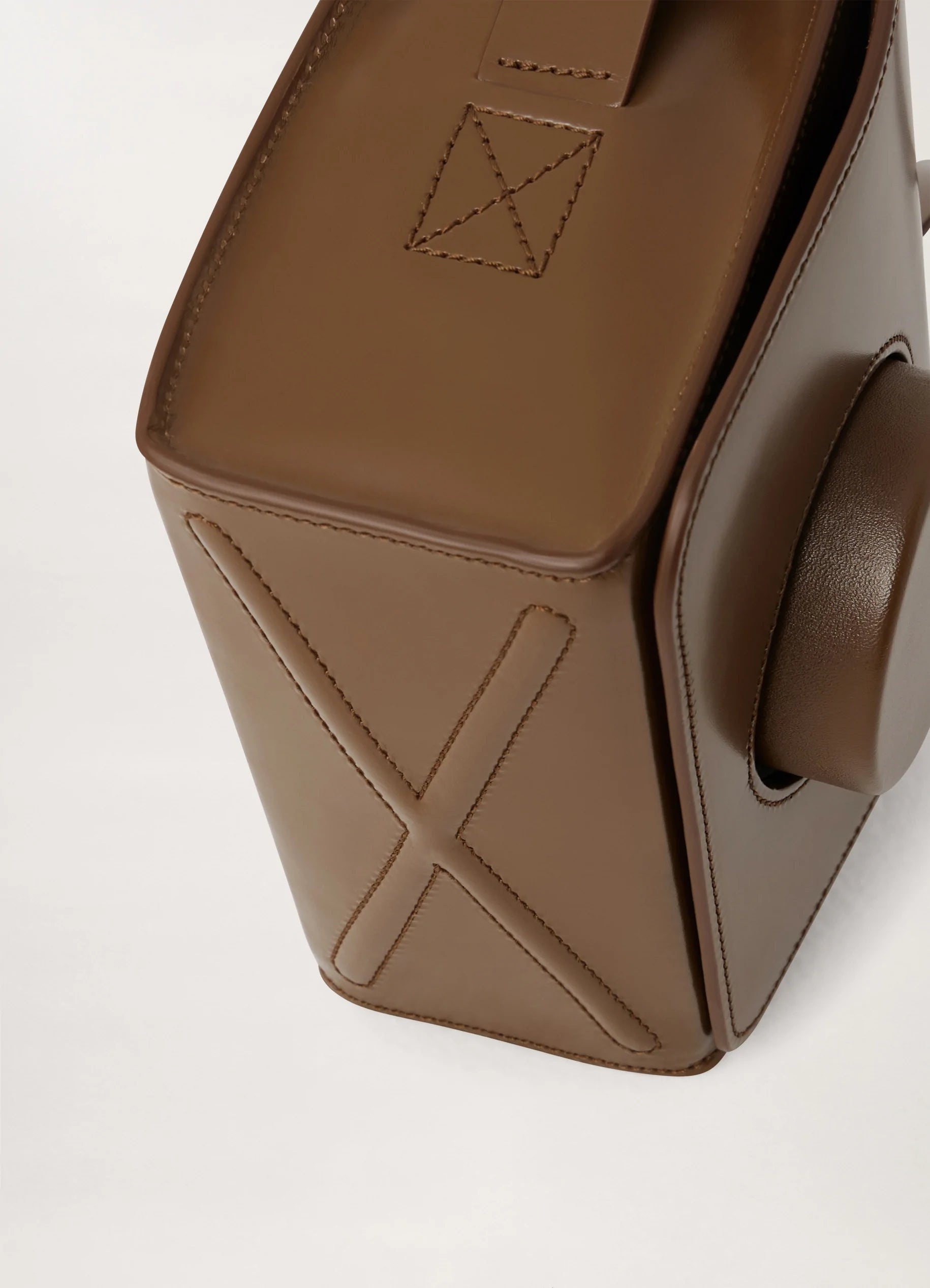 CAMERA BAG
VEGETAL TANNED LEATHER - 2