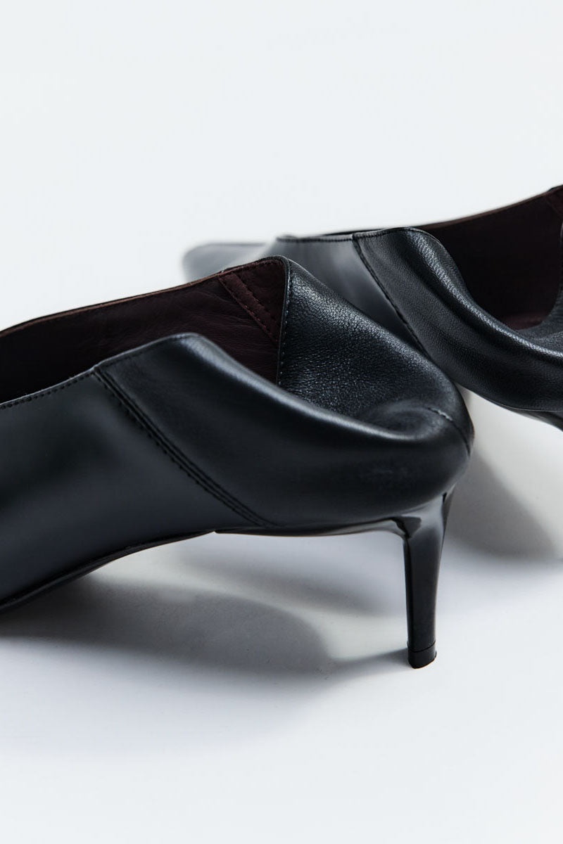 Classic Fold Heel - Black - 8