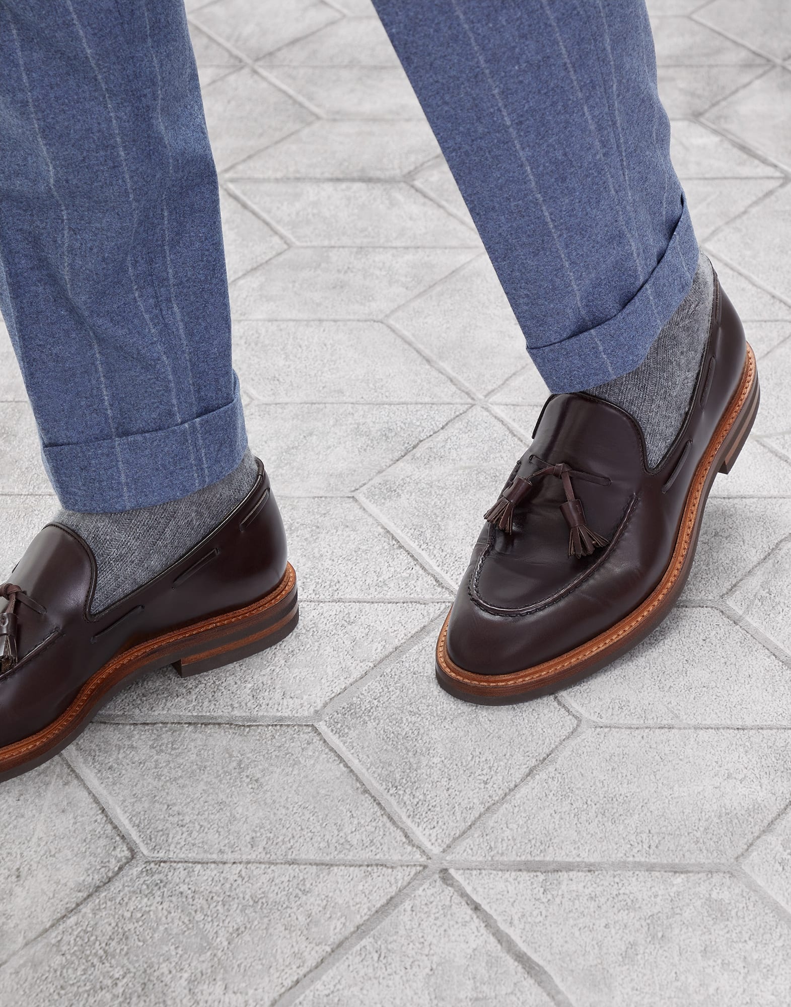 Shaded calfskin loafers with tassels - 4