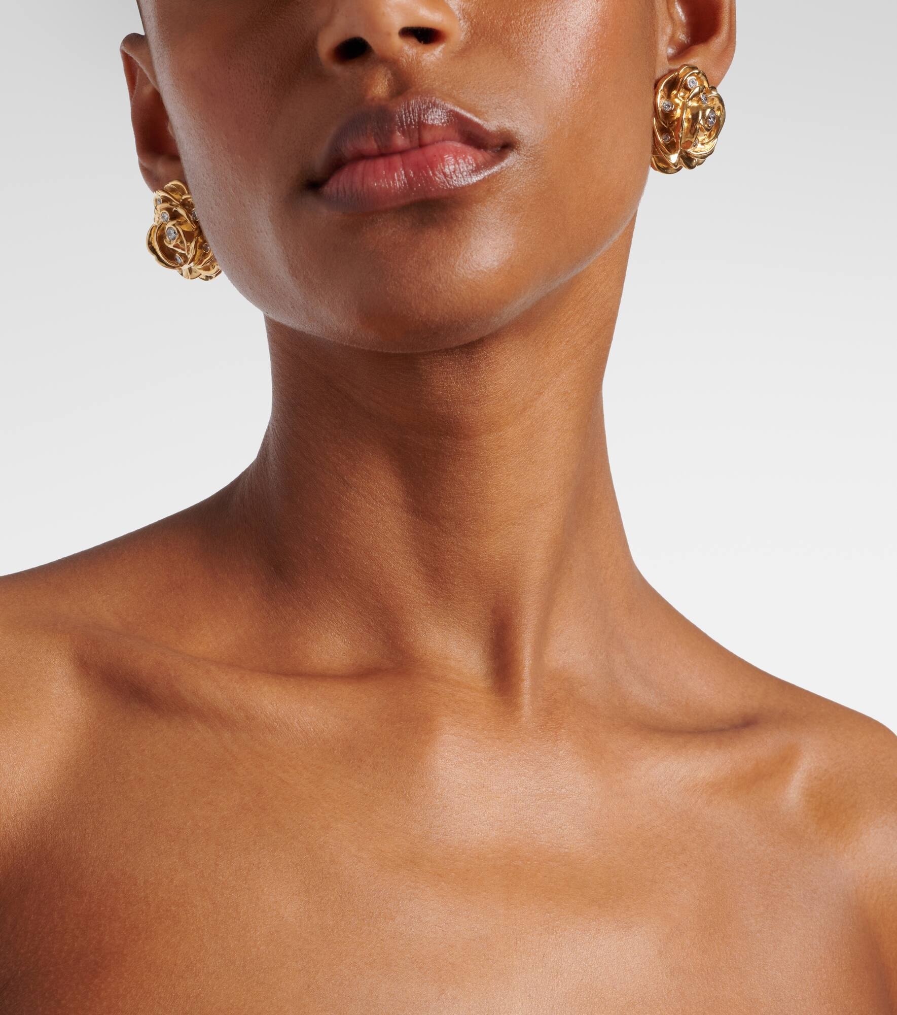 【Magda Butrym】フローラル embellished gold-platedイヤリング MAGDA BUTRYM Floral embellished gold-plated earrings