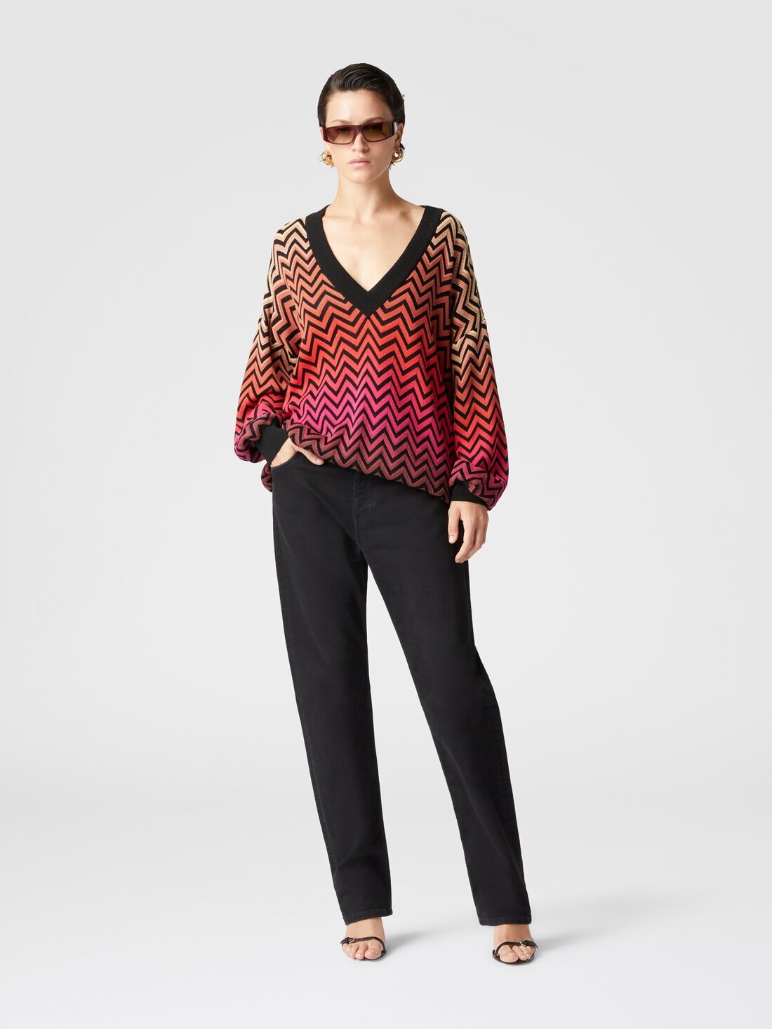 Oversized dégradé chevron sweater with V-neck - 2