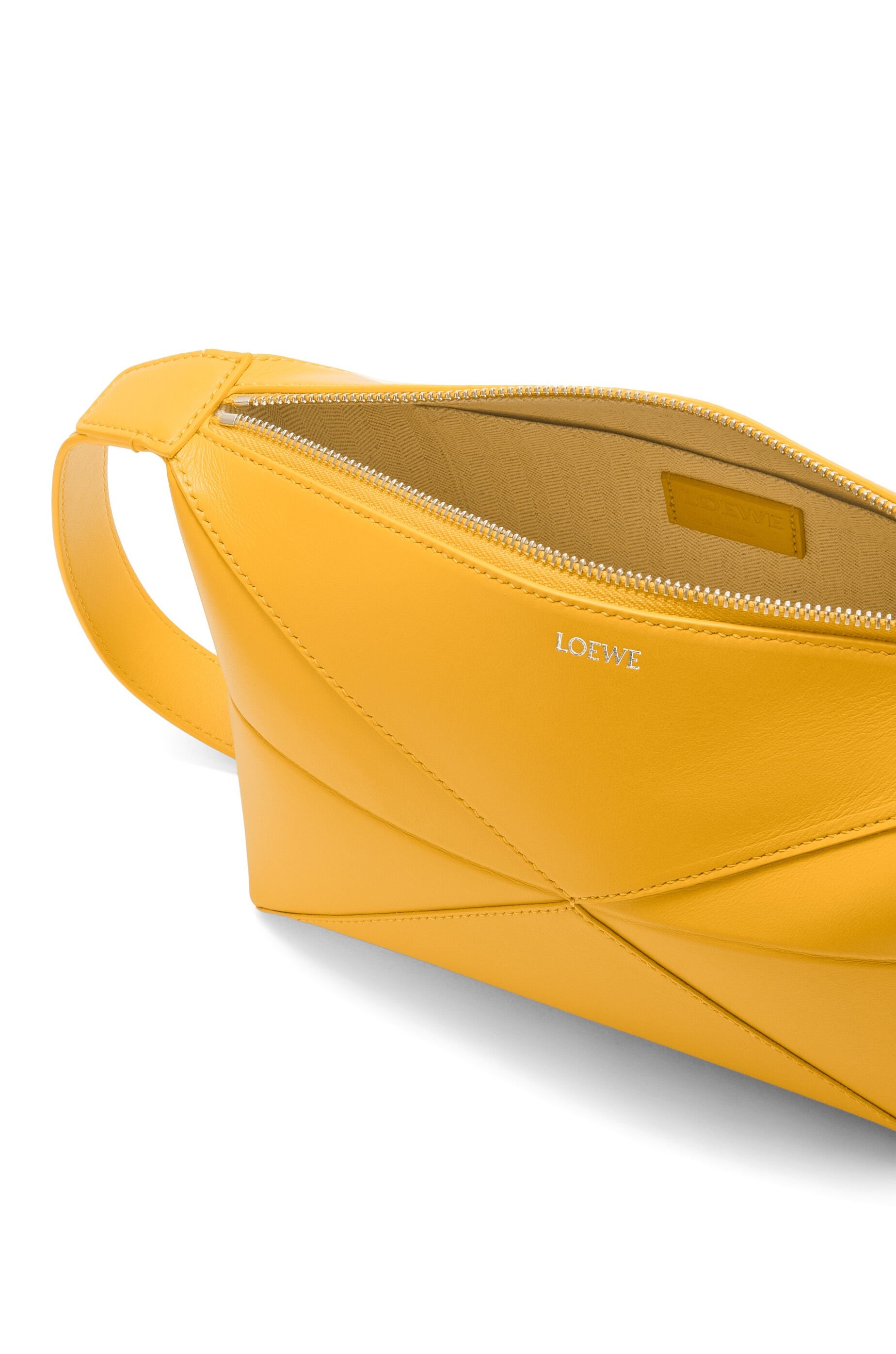 Puzzle Fold wash bag in shiny calfskin - 5