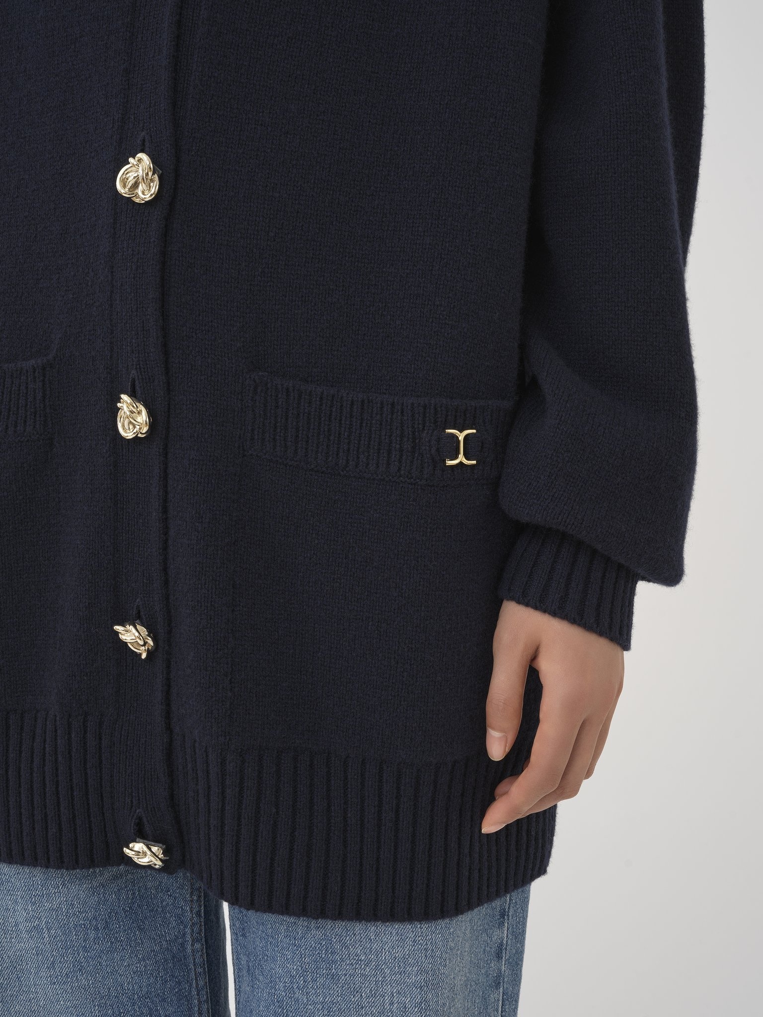 GENEROUS V-NECK CARDIGAN - 7