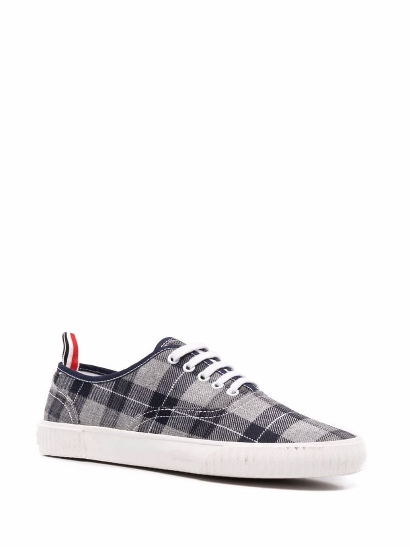check-pattern low-top sneakers - 2