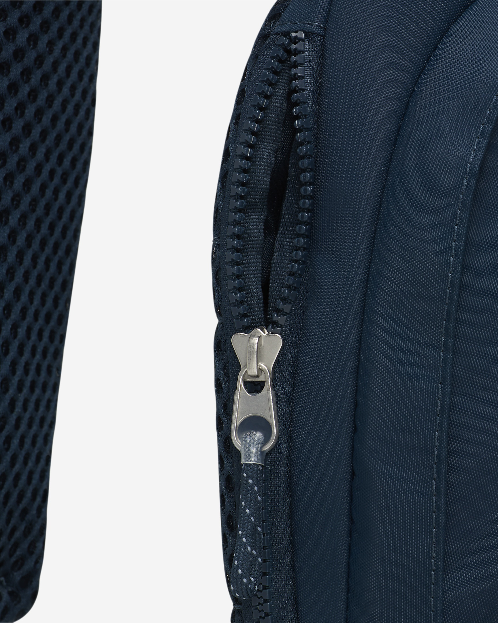 Nike Sportswear Essentials Sling Bag (8L) - 7