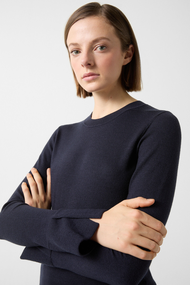 Ivana sweater in Navy blue 4
