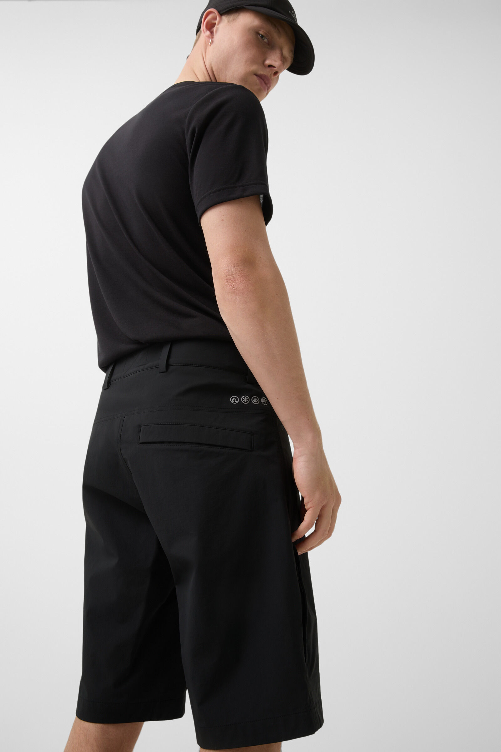 Cewan functional shorts in Black - 6