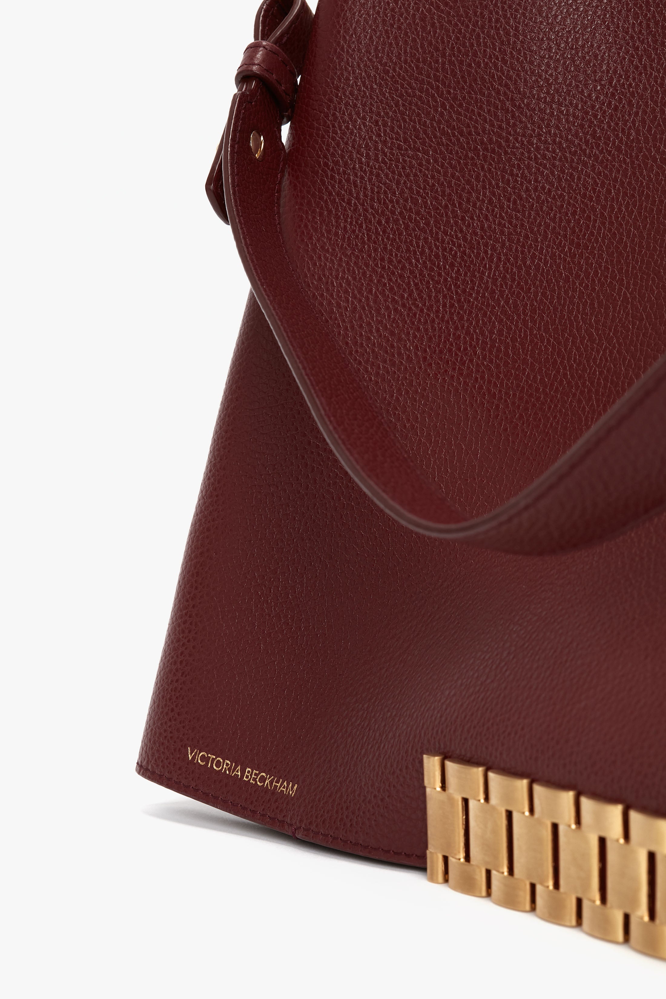Jumbo Chain Pouch In Bordeaux - 9