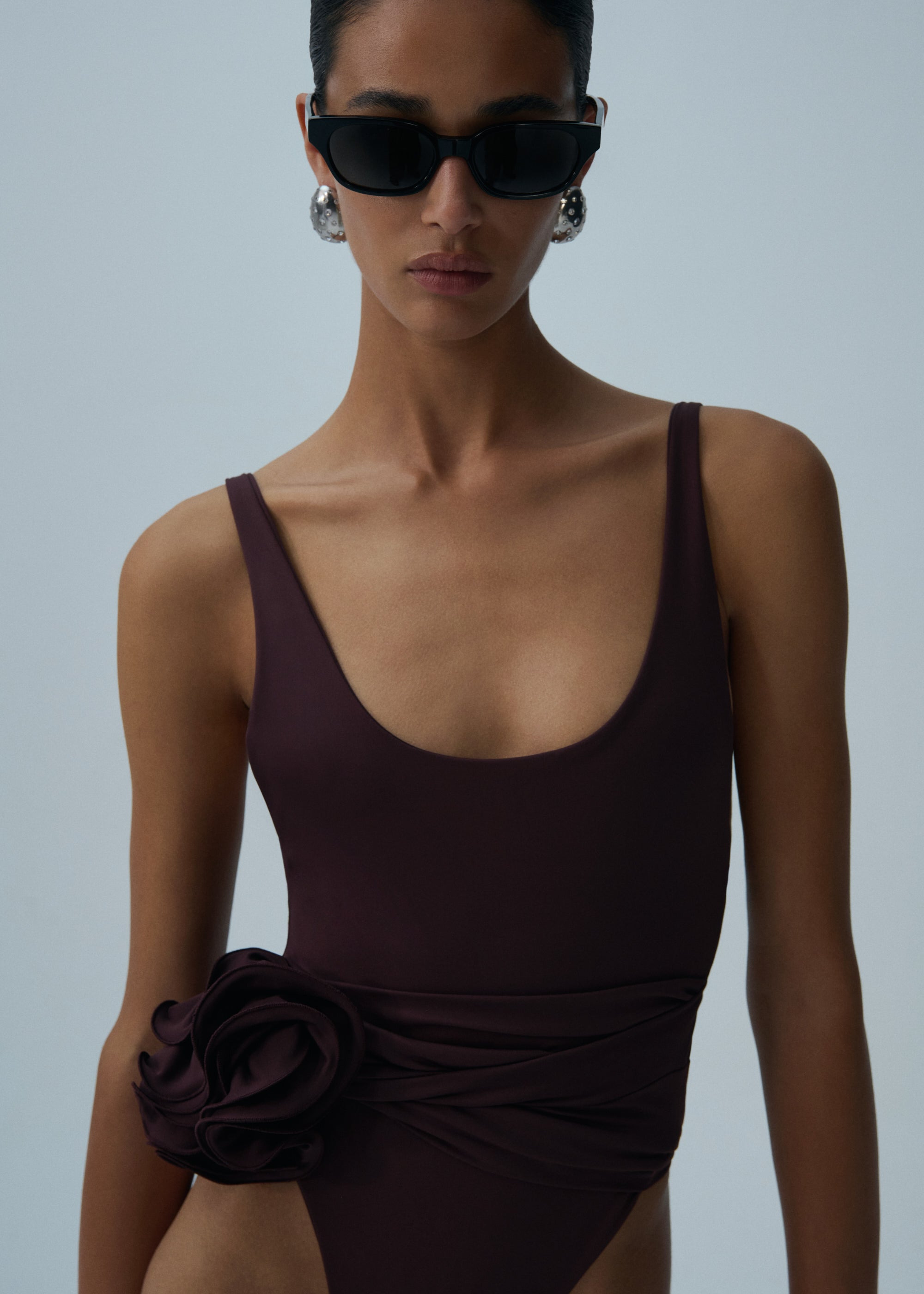 Flower scoop neck swimsuit in brown - 3