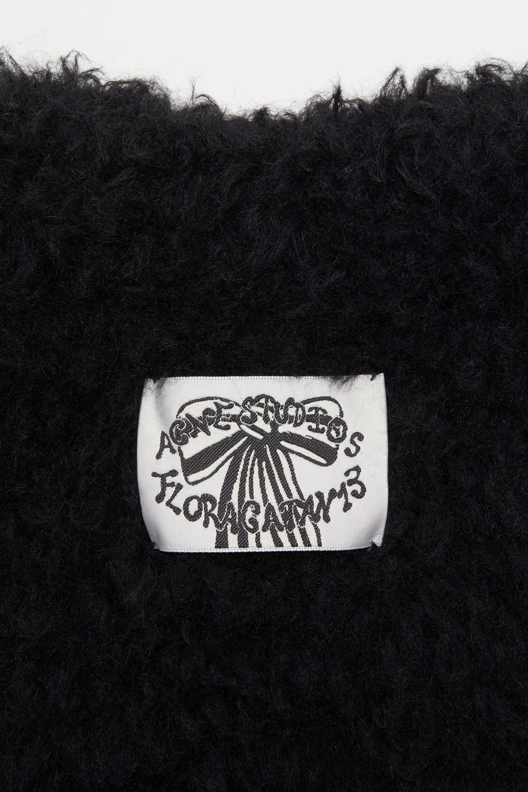 Fluffy square beanie - Black - 4