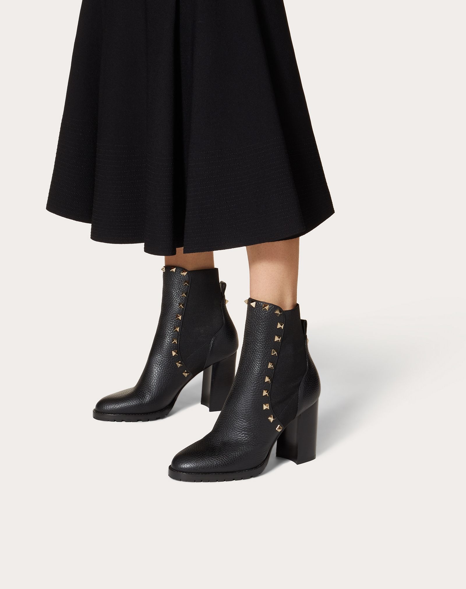 Rockstud Grainy Calfskin Ankle Boot 80 mm - 6