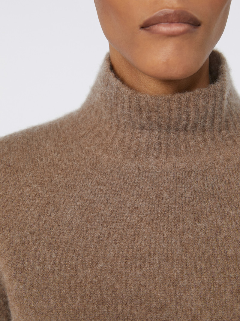 EDISON Stretch cashmere yarn dress 5