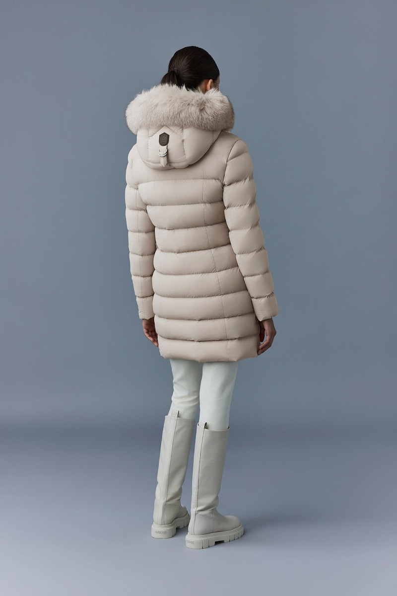 CALLA Agile-360 stretch light down coat with blue fox fur collar 4