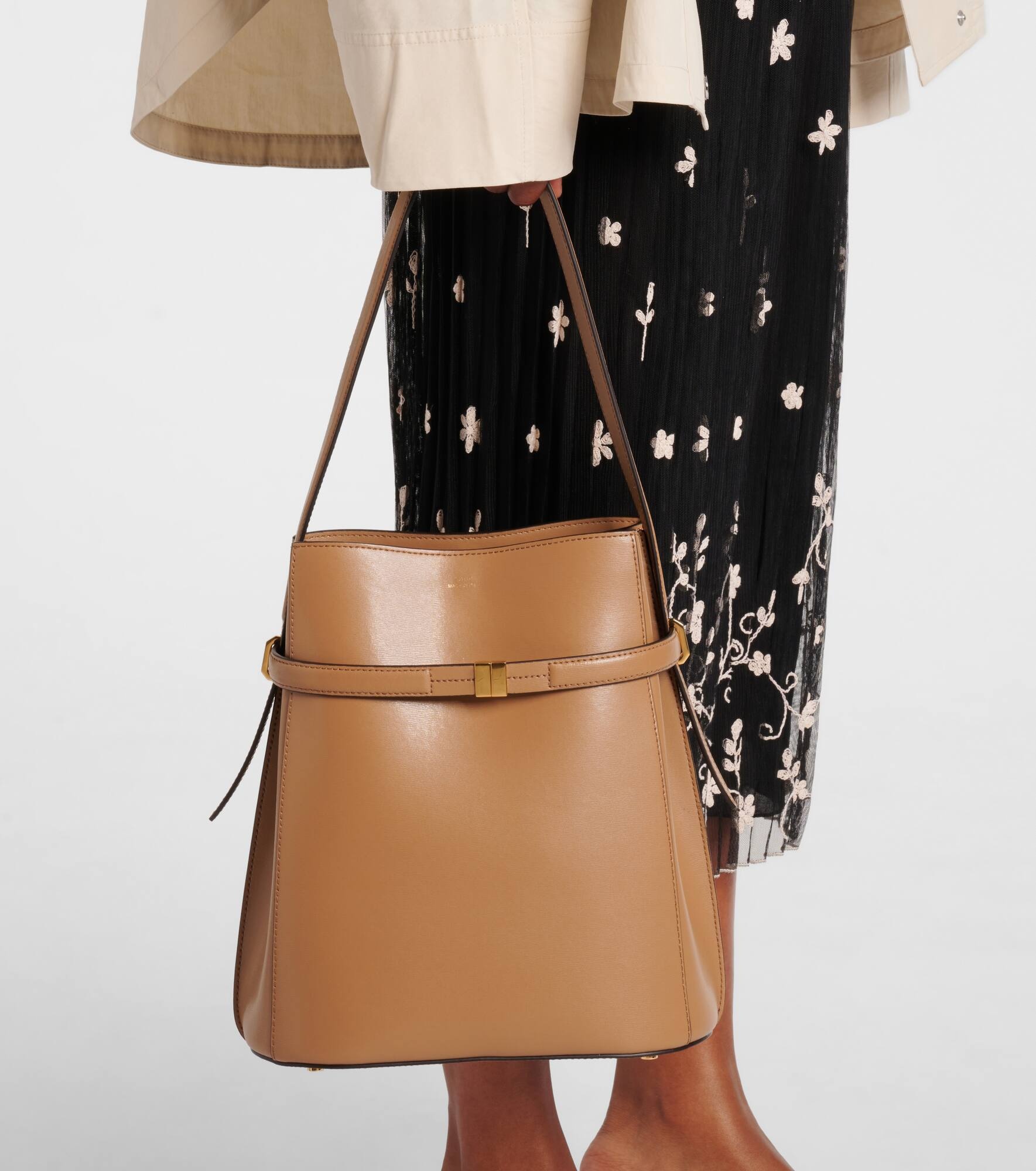 Leather bucket bag - 7