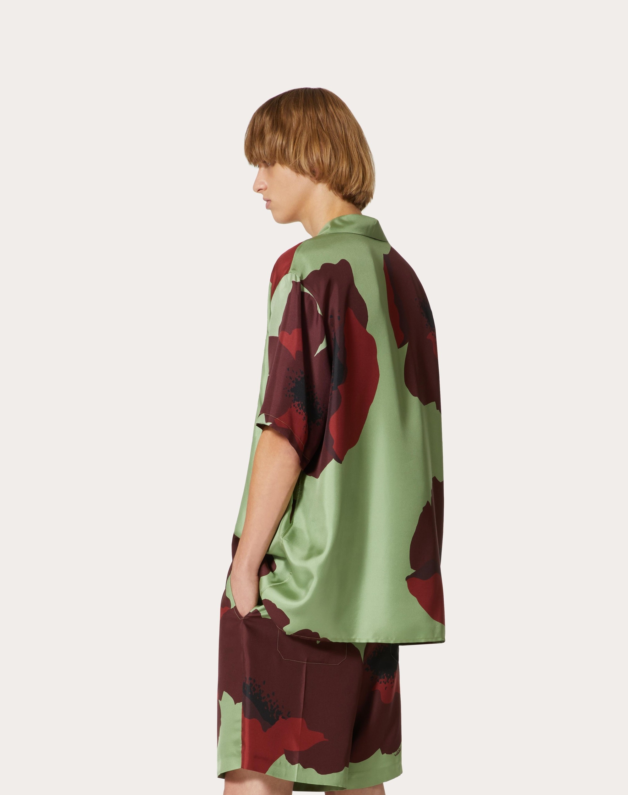 SILK TWILL BOWLING SHIRT WITH VALENTINO FLOWER PORTRAIT PRINT - 4