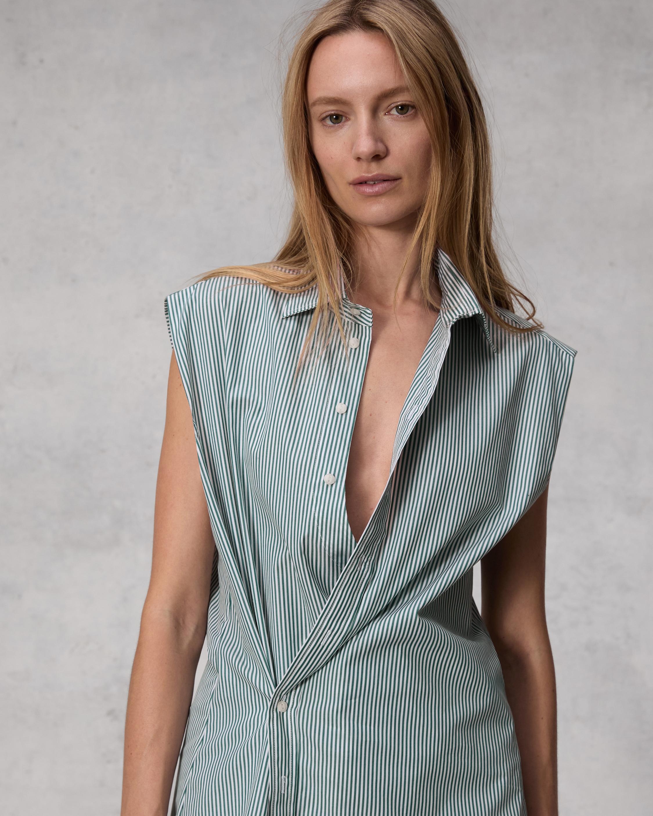 Indiana Cotton Poplin Sleeveless Shirt
Relaxed Fit Button Down - 6