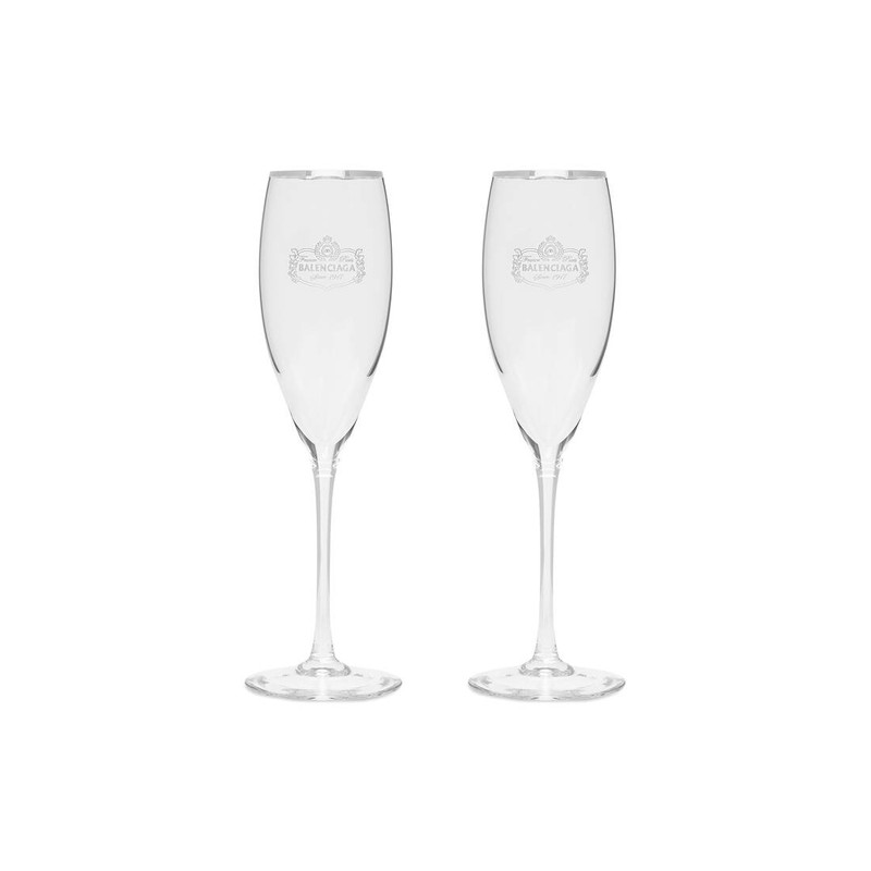 Champagne Glasses in White 1