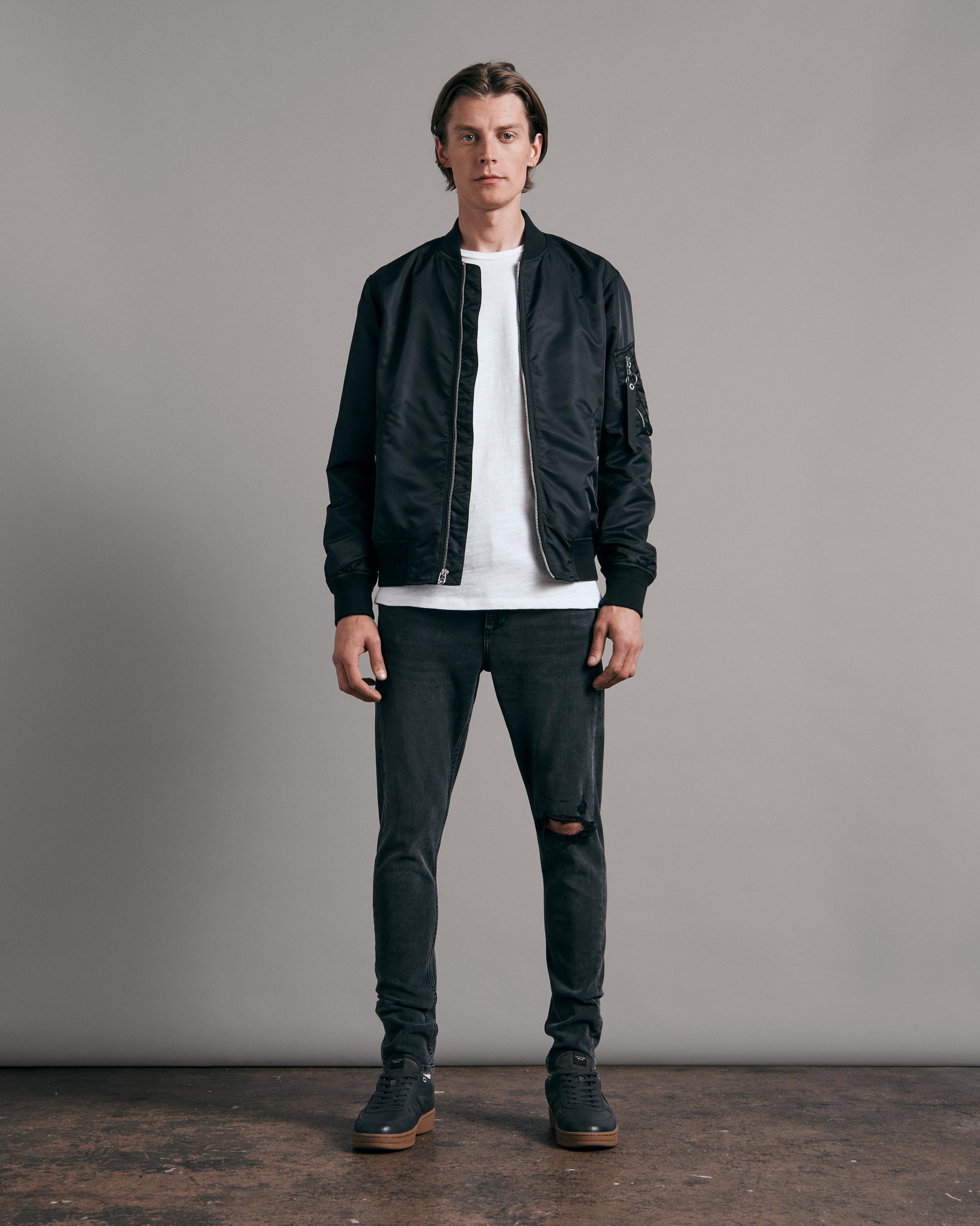 Fit 1 - Wolcott
Skinny Fit Black Aero Stretch Jean - 3