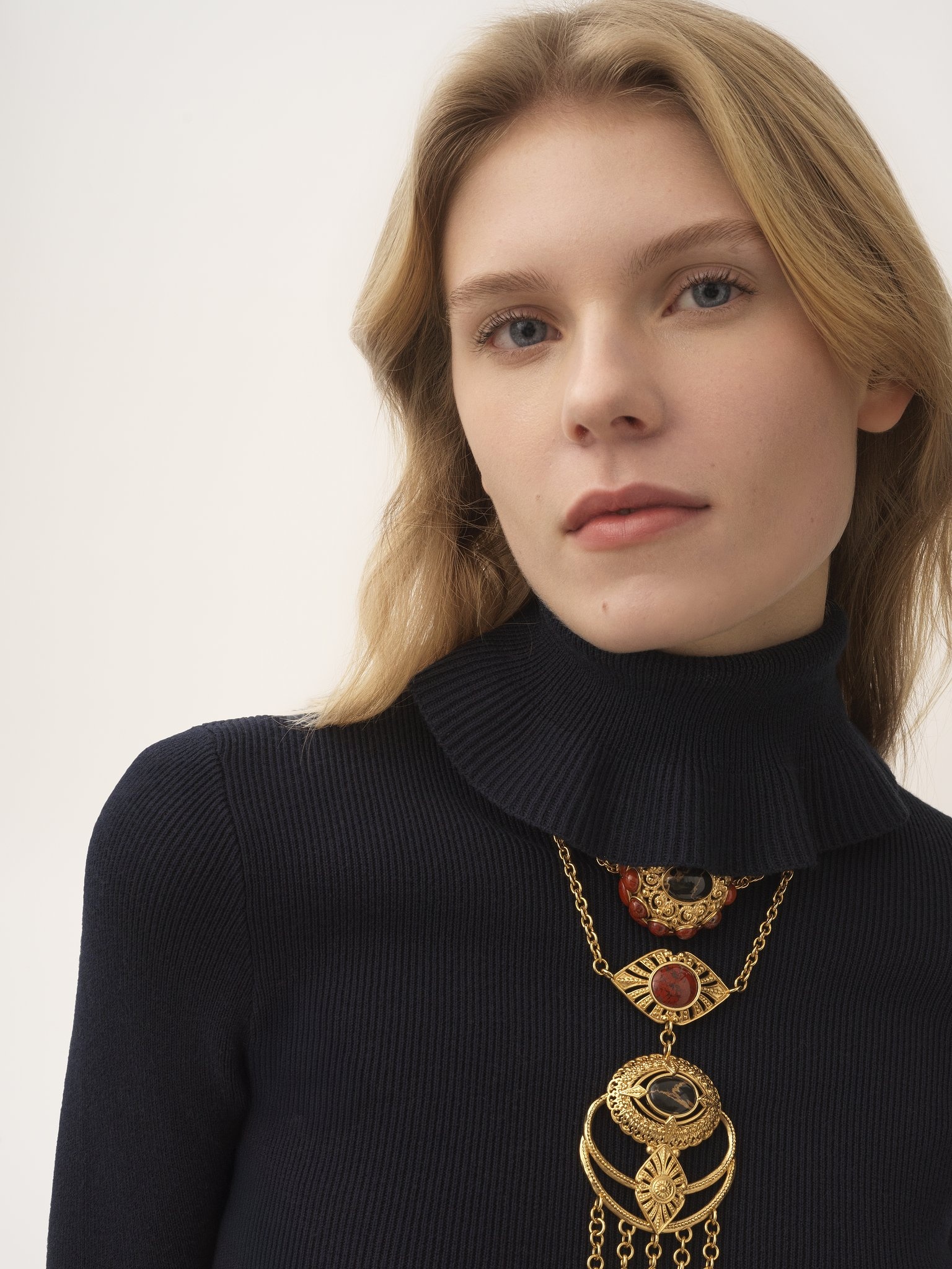 FITTED TURTLENECK SWEATER IN A COTTON & WOOL KNIT - 7