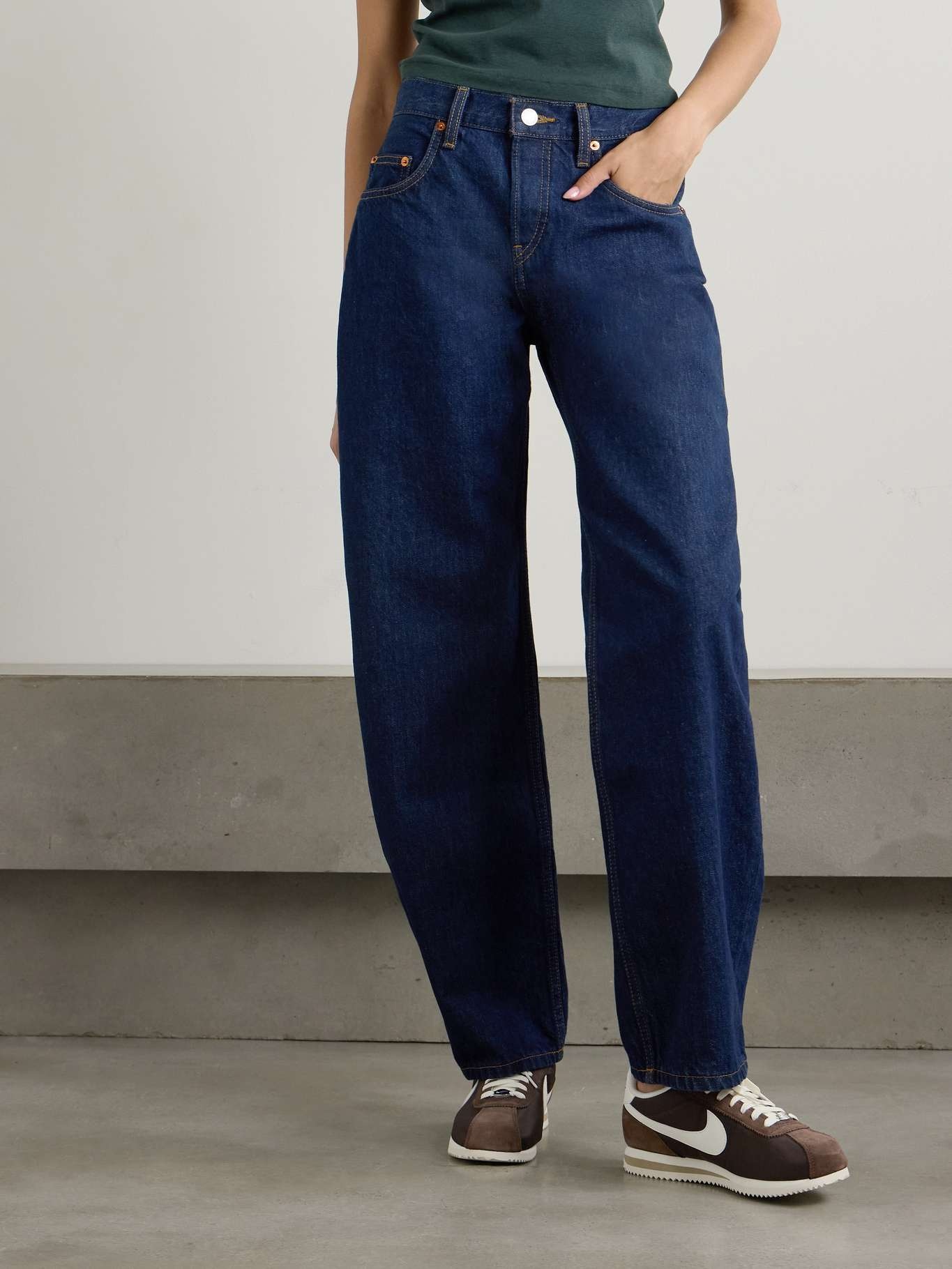 High-rise tapered jeans - 3