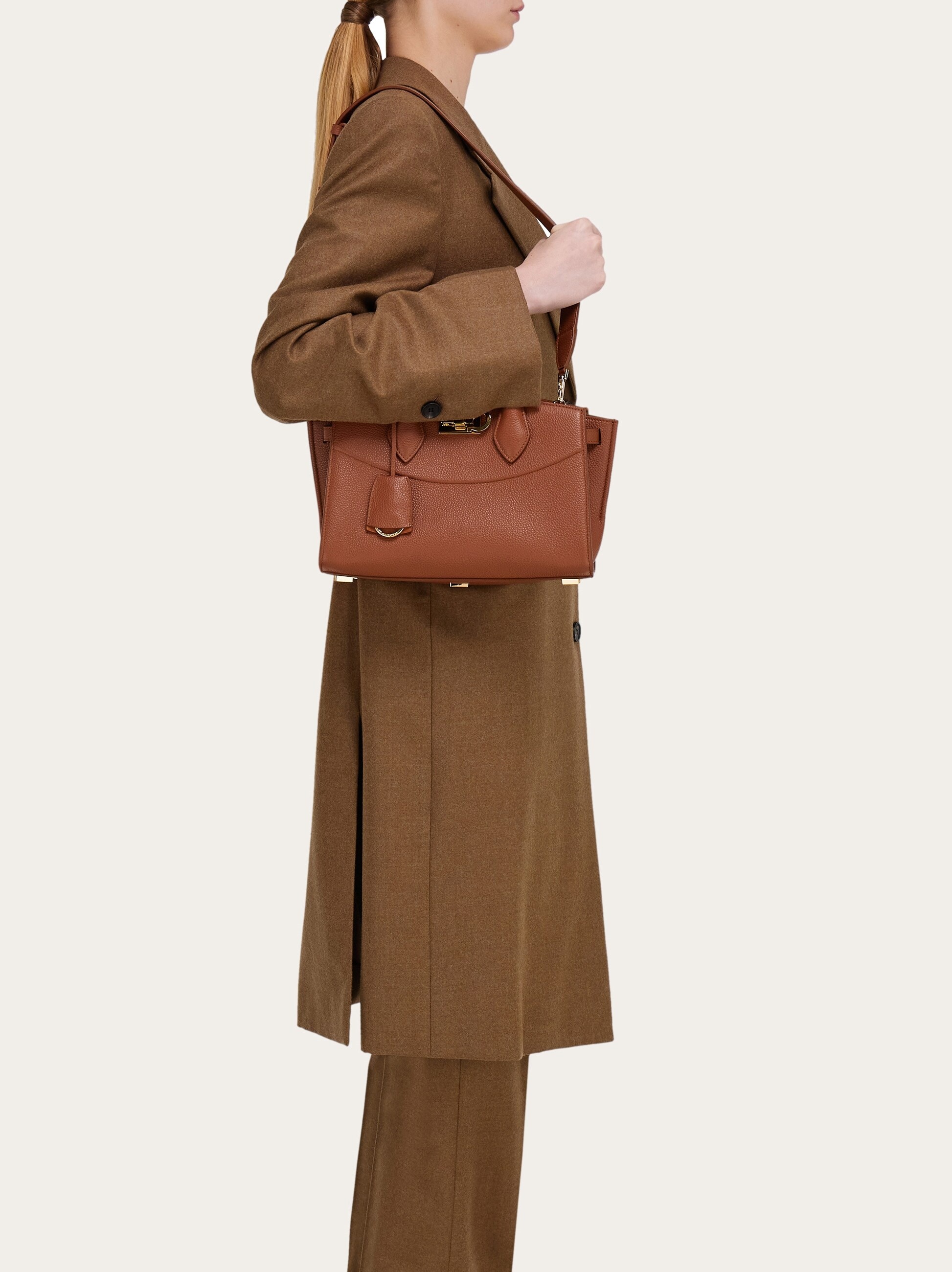 FERRAGAMO New Ferragamo Studio soft bag (M) | REVERSIBLE