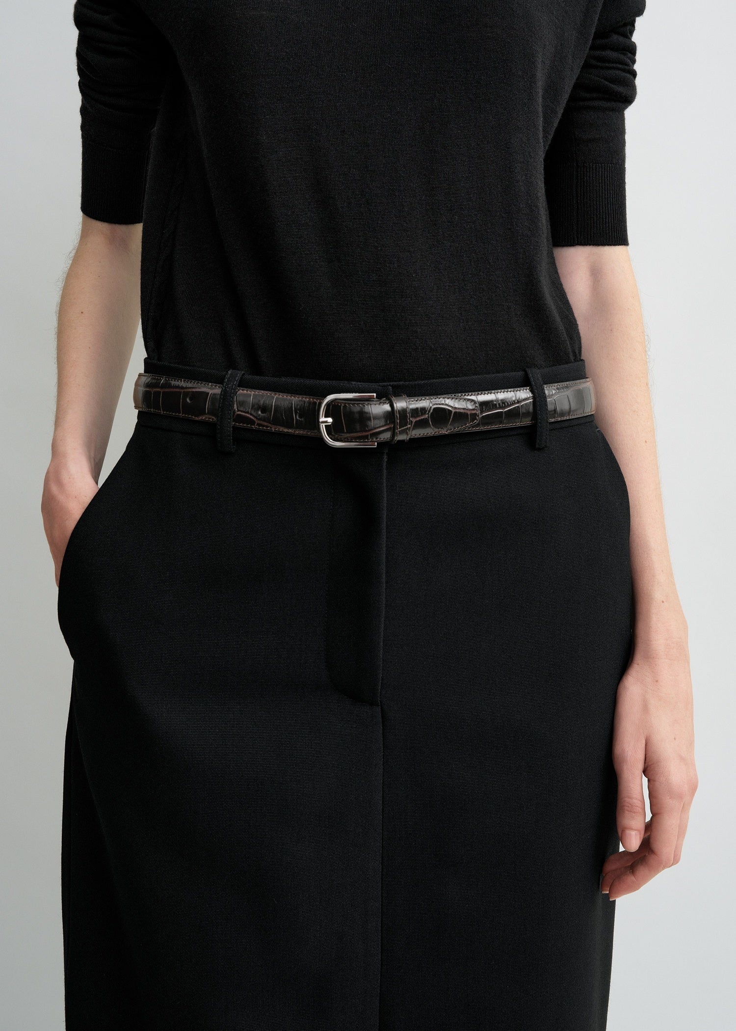 Slim croco-embossed belt chocolate - 2