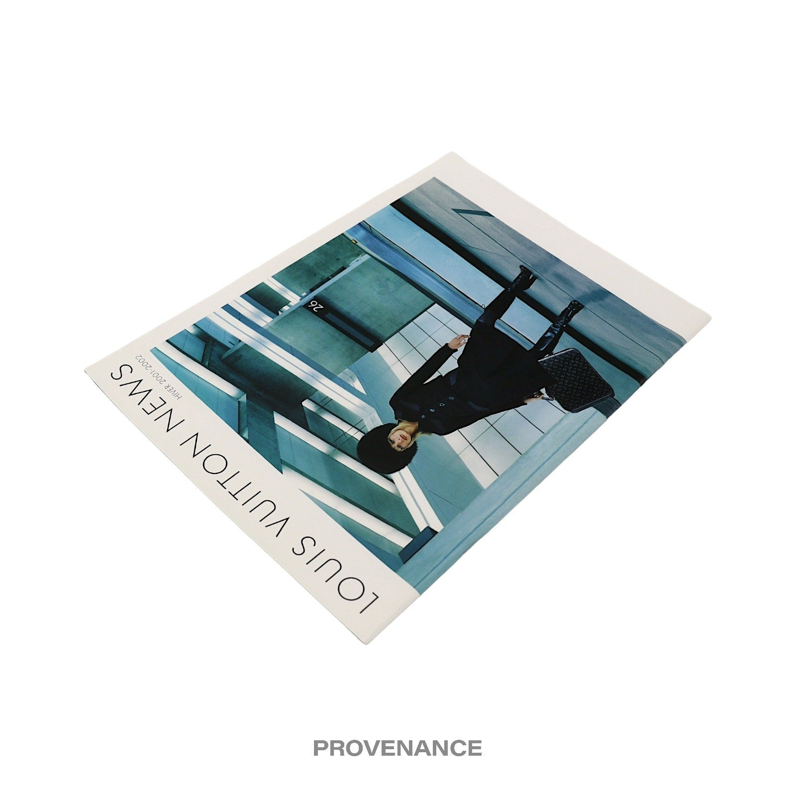 Louis Vuitton News Magazine - HIVER 2001-2002 - 3